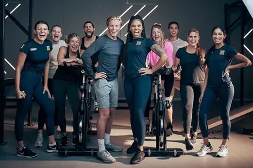 Fitness24Seven - Välkommen till Fitness24Seven - På detta gym kan du bland annat träna styrketräning och konditionsträning med moderna träningsmaskiner och fria vikter.Här finns också TjejgymEn del av gymmet är för tjejer och för tjejer endast. En avslappnad miljö med plats för både fria vikter och styrkemaskiner.Alla de andra delarna av gymmet är självklart öppna för både tjejer och killar.Cardio &amp; uppvärmningFå upp pulsen, känn farten och bli varm i kläderna.Spring på löpbandet, gå på Crosstrainern eller varför inte testa roddmaskinen?Oavsett vilket tempo du söker finns det utrustning som passar för just dig och din uppvärmning.Fria vikterTunga och lätta, stora och små.Vi erbjuder alla typer av fria vikter, alltifrån kettlebells till hantlar och skivstänger.Använd vikterna för att träna precis det du känner för.Bara fantasin sätter gränser.StyrkemaskinerUtmana dina muskler. På detta gym finns ett stort utbud av moderna styrkemaskiner för de flesta muskelgrupper.Träna biceps, triceps och mycket mer.Välkommen att svettas och lämna gärna maskinerna rena och fina till nästa person.OmklädningsrumTräningen börjar och slutar här.Byt om i lugn och ro, och gör dig redo för dagens utmaningar.Självklart finns här också förvaringsskåp för dina personliga prylar.Shop24SevenI behov av ny energi?I våra smarta varuautomater finns allt du behöver, oavsett när du behöver det.Köp en dryck, shake eller kanske en bar. Betalningen sker enkelt via swish eller kort. Välkommen att fylla på.Small group workoutKom igång med träningen!Small group workout är cirkelträning med en utbildad instruktör ute i gymmet.Vi tränar hela kroppen och alla kan vara med!Small Group Workout är en del av Fitness24sevens egna utbud.Stretch &amp; RelaxGe dig själv tid för återhämtning.Denna sektion är till för stretch och nedvarvning.Kom ner på mattan och sträck ut dina muskler.Slappna av och hitta tillbaka till lugnet med hjälp av redskap som Pilatesbollar och gummiband.RullstolsanpassatDetta gym är anpassat för rullstol och har tillgänglighetsanpassade dusch- och omklädningsrum.Gymmen i Stockholm har, som alla våra andra gym, öppet dygnet runt för alla våra medlemmar, så att du kan träna när det passar dig.Första Fitness24Seven gymmet öppnade 2003Det var 2003 som Fitness24Sevens grundare och ägare, Christian Ask, öppnade det första gymmet och äntrade Fitness-marknaden med ett gym på Henrik Smithsgatan i Malmö, Sverige.Därefter gick allting väldigt fort och det var 2005 som vi öppnade vårt allra första kontor och vårt första gym med gruppträningssalar i Lund, Sverige.Kontoret och gymmet är i anknytningar till varandra och är idag ett av våra flaggskepp.Redan 2006 hade vi 10 gym i Sverige och antalet skulle komma att bli allt fler.Om Fitness24Seven på LinkedinVi är en global fitnesskedja som erbjuder gym och gruppträning för över 400 000 medlemmar världen över.På Fitness24Seven är vår vision att leda människor till ett hälsosammare liv, oavsett vem de är eller var de bor.Med mer än 250 gym i fem länder har vi kommit ganska långt, men vår resa har precis börjat.Vi är alltid på väg någonstans nytt och vi bryter hela tiden nya mark. Vårt företag växer snabbt och är alltid i behov av nya hungriga talanger.När du jobbar med oss arbetar du tillsammans med 2 000 medarbetare i över 80 städer. Vi jobbar i hög hastighet och vår väg förändras hela tiden.Det du gör idag kanske inte är det du gör imorgon. Vi sätter ganska ambitiösa mål som vi uppnår tillsammans, eftersom vi tror att samarbete gör laget.Genom tillgänglighet, gästfrihet och funktionalitet erbjuder vi våra medlemmar en hälsosammare livsstil till ett attraktivt pris.Vi älskar att hålla saker enkelt och vårt erbjudande är inget undantag. Ett medlemskap som ger tillgång till alla gym i alla länder 24 timmar om dygnet.Anta utmaningen – gå med i vårt team!Star Trac hos Fitness24SevenMer om Fitness24SevenFitness24Seven på Facebook