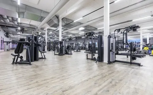 STC Industrigatan 12 YSTAD - Kom i form på 90 dagar! - STC Ystad är det perfekta gymmet för dig som vill träna i en ny och inspirerande miljö med generösa ytor för både kondition och styrketräningHär finns tillgång till personliga tränare som motiverar och bidrar med kunskap så att du når dina mål. Med två gruppträningssalar erbjuds ett maxat gruppträningsschema med ett härligt gäng instruktörer. En komplett träningsanläggning som erbjuder Kids Club under bemannade öppettider.STC Livsstilsprogram hjälper dig att gå ner i vikt på ett säkert och hållbart sätt genom att förändra ditt tankesätt kring kostvanor och träningsrutiner. Tillsammans med vår livsstilscoach tränar du i PT Small Group för att nå din målvikt.Möts av den lyxiga träningsmiljön och den bubblande glädjen som infinner sig på STC.Låt endorfinerna flöda i takt till musiken på funktionella ytor, moderna styrke- och konditionsmaskiner.Tillsammans med engagerade instruktörer och virtuella gruppträningspass kan du prova allt från yoga till tuffa BODYPUMP® pass.Gymträning STC Industrigatan 12 YSTADLåt endorfinerna flöda i det breda utbudet av moderna träningsmaskiner.CyklarTrampa igång svetten och känn hur konditionen förbättras på cykeln.CrosstrainerStäll dig på en crosstrainer och träna 80% av kroppens muskler. Ett skonsamt komplementet till löpning och skidåkning.RoddKanotist eller inte - oavsett så kan du träna upp styrka, kondition och uthållighet med roddmaskinen.SkiergTräna dig inför skidsäsongen året om med hjälp av skiergmaskinenLöpbandUppnå "runners high" på något av våra moderna löpband!STC - Kom iform på STC Industrigatan 12 YSTADHär, i hjärtat av YSTAD finner du träningsglädje fördelat på ! Gymmet erbjuder träning på moderna och förstklassiga konditions- och styrketräningsmaskiner framför stora luftiga panoramafönster som ger mer energi till din träning.Detta Malmö gym bjuder på roliga gruppträningspass för dig som vill variera din träning och träna tillsammans med andra. Här får du guidning och peppning av våra välutbildade instruktörer oavsett om du föredrar ett lugnare eller mer pulshöjande tempo. På gymmets takterrass tränar du under bar himmel i den friska luften. Här hittar du vår träningsrigg. Om du vill förbättra din kondition, få en starkare kropp eller en mer hälsosam livsstil finns våra personliga tränare alltid nära till hands för att du ska nå nya höjder med din träning.. Med närhet till fler av våra gym i Malmö."STC driver både kompletta träningsanläggningar för hela familjen samt mindre expressklubbar med tonvikt på styrka och kondition.Vårt breda utbud av gruppträning baseras på program från världens största leverantör, Les Mills.Våra gruppträningsinstruktörer är självklart certifierade och licensierade. Vi erbjuder träning för alla människor i alla åldrar."På vårt stora fräscha STC-gym känner du pulsen och träningsglädjen så fort du kliver in i gymmet.Här finns den senaste utrustningen för kondition och styrka, gruppträning, virtuell träning, proffsiga personliga tränare, kids club och cafédel.Med närhet till fler STC-gym runt om i området.Vi erbjuder dig ett brett träningsutbud, generösa öppettider &amp; över 200 gym att träna på.Erbjudande: Köp ett flexibelt gymkort från 299 kr/mån på STC med fri kort- &amp; startavgift.- Gruppträning.- Fräscha anläggningar.- Personlig träning.- Över 200 online pass.&nbsp;Om STCVi på STC tror på gemenskap och har därför sedan starten 1998 skapat miljöer där människor i alla åldrar kan träffas och träna för ett friskare liv.Vi har även ett stort grupptränings-utbud av egenutvecklad grupptränings-koncept där instruktörerna utbildas och licensieras löpande.&nbsp;Våra gym har den senaste tränings-utrustningen från tex. Cybex och Concept Träningsredskap av bästa kvalitet.Våra personliga tränare är certifierade och licensierade för att kunna erbjuda bästa möjliga personliga träning till våra medlemmar.Om STC - Över 200 gym från norr till söderVi på STC tror på gemenskap och har därför sedan starten 1998 skapat miljöer där människor i alla åldrar kan träffas och träna för ett friskare liv.Träningsanläggningarna är designade för att tillgodose ett varierat utbud av gruppträning som främst baseras på program från Les Mills, det världsledande företaget inom gruppträning där alla våra gruppträningsinstruktörer är certifierade och licensierade för att alltid leverera kvalitet.Vi har även ett stort gruppträningsutbud av egenutvecklad gruppträningskoncept där instruktörerna utbildas och licensieras löpande.Våra gym har den senaste träningsutrustningen av bästa kvalitet och våra personliga tränare är certifierade och licensierade för att kunna erbjuda bästa möjliga personliga träning till våra medlemmar.AffärsidéPassion för träning och att förbättra folkhälsan i Sverige har alltid varit grunden på STC, och lever vidare än idag.Vi vill genom ett brett träningsutbud som kännetecknas av glädje, passion och gemenskap erbjuda alla människor i alla åldrar träning och rörelse för ett friskare och lyckligare liv.Med vårt innehållsrika och prisvärda utbud strävar vi efter att vara en unik aktör inom friskvårdsbranschen.Glädje, passion, personlighet, proffsighet och gemenskap präglar våra klubbar och vår vardag i en härlig miljö.Hos oss är det alltid rent och fräscht, sällan kö till utrustningen och en skön atmosfär där alla passar in. Vi vet att om träningen finns nära så är chanserna att du kommer i gång mycket större!Vi finns på många platser i Stockholm för att du ska ha nära till träningen. Dessutom har vi öppet alla dagar klockan 05.00 – 23.00 för medlemmar.Träning kan göra underverk för din hälsa! Genom fysisk aktivitet kan du både förebygga och behandla många sjukdomar.På STC får du som blivit ordinerad Fysisk aktivitet på recept, FaR®, rabatterat pris på din träningFysisk aktivitet på recept innebär att legitimerad vårdpersonal ordinerar fysisk aktivitet.Aktiviteten blir en del av behandlingen och anpassas efter dina egna förutsättningar och önskemål.Det finns stort vetenskapligt stöd för att Fysisk aktivitet på recept (FaR®) fungerar.De positiva effekterna får du oavsett ålder eller tidigare träningsvana. Det är alltså aldrig för sent att börja röra på dig.Du som är otränad kommer snabbt att bli fysiskt starkare.Helsingborg CityHelsingborg HästmöllegrändenHelsingborg MariastadenHelsingborg OlympiaLandskronaMalmö HyllieMalmö LimhamnMalmö SorgenfriStaffanstorpTrelleborgYstad