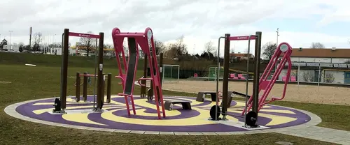 Utegym Drottninghög - HelsingborgLän: Helsingborg kommunUtegym på Drottninghög intill volleybollplaner. Utrustningen inkluderar back n'abs, back, box, chest, dip bars, pull-up och skivstång.Aktiviteter och faciliteterUtegymNära parkeringNära kollektivtrafikFredrik Bengtssonfredrik.bengtsson@helsingborg.seHitta hitUtforskaNaturreservatLederLänKommunerHär är de 15st mest sökta gymmen på GymKarta i Juli 2023Nordic Wellness Lindholmen på Lindholmsallén 20 i GöteborgSATS Gamlestaden på Gamlestadstorget 7 i GöteborgSTC Sävedalen - Göteborgsvägen 104 - GymKarta.seSTC munkebäck på Munkebäcks Allé 26 i GöteborgNordic Wellness Göteborg Kviberg Arena - GymKarta.seNordic Wellness Kungälv Kongahälla - GymKarta.seActic Lerum - Vattenpalatset på Häradsvägen 3 i Lerum&nbsp;Maximus Gym Brunnsbo på Folkvisegatan 15 i GöteborgSATS Hovås på Björklundabacken 2 i Hovås - GymKarta.seNordic Wellness Backaplan på Gustaf Dalénsgatan 13Fitness24Seven på Lergöksgatan 6 i Västra FrölundaSATS Askim (Sisjön stora) på Ekonomivägen 6 i AskimSTC på Ekenleden 10 i Kållered - GymKarta.seNordic Wellness Marklandsgatan - GymKarta.seNordic Wellness på Vasagatan 7 i Göteborg