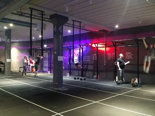 Det skapar Harmoni o balans.Här hos oss kan du välja vilken period på året, i ditt liv som du känner är bäst för dig.Adrian Eriksson Skapade GymKarta.Se och alla Gym med Premium - abonnemang blir SEO-Optimerade av Martin Maximus SEO - (Sökmotoroptimerade).X-FORCE – UNIK TRÄNINGSMETODDen nya världsunika och patenterade svenska uppfinningen X-Force är en träningsmaskin som ökar den negativa belastningen med 40 %.Detta gör att du som användare kan träna betydligt kortare tid och få större effekt med garanterat bättre resultat, endast 6 – 12 repetitioner per maskin var 7 – 14 dagar.Varför negativ träning?Negativ träning har många fördelar.Musklerna kan arbeta med betydligt högre belastning excentriskt än koncentrisk och en tyngre last innebär också effektivare träning med snabbare resultat.För att förbättra muskelstyrkan överbelastar du muskeln och om den excentriska lasten är större tröttar du ut muskeln snabbare.Excentrisk träning kräver mindre syre än koncentrisk vilket påfrestar hjärtat mindre men ökar blodtrycket.Här är de 15st mest sökta gymmen på GymKarta i Juli 2023Nordic Wellness Lindholmen på Lindholmsallén 20 i GöteborgSATS Gamlestaden på Gamlestadstorget 7 i GöteborgSTC Sävedalen - Göteborgsvägen 104 - GymKarta.seSTC munkebäck på Munkebäcks Allé 26 i GöteborgNordic Wellness Göteborg Kviberg Arena - GymKarta.seNordic Wellness Kungälv Kongahälla - GymKarta.seActic Lerum - Vattenpalatset på Häradsvägen 3 i Lerum&nbsp;Maximus Gym Brunnsbo på Folkvisegatan 15 i GöteborgSATS Hovås på Björklundabacken 2 i Hovås - GymKarta.seNordic Wellness Backaplan på Gustaf Dalénsgatan 13Fitness24Seven på Lergöksgatan 6 i Västra FrölundaSATS Askim (Sisjön stora) på Ekonomivägen 6 i AskimSTC på Ekenleden 10 i Kållered - GymKarta.seNordic Wellness Marklandsgatan - GymKarta.seNordic Wellness på Vasagatan 7 i Göteborg