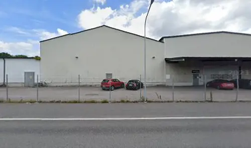X-FORCE – UNIK TRÄNINGSMETODDen nya världsunika och patenterade svenska uppfinningen X-Force är en träningsmaskin som ökar den negativa belastningen med 40 %.Detta gör att du som användare kan träna betydligt kortare tid och få större effekt med garanterat bättre resultat, endast 6 – 12 repetitioner per maskin var 7 – 14 dagar.Varför negativ träning?Negativ träning har många fördelar.Musklerna kan arbeta med betydligt högre belastning excentriskt än koncentrisk och en tyngre last innebär också effektivare träning med snabbare resultat.För att förbättra muskelstyrkan överbelastar du muskeln och om den excentriska lasten är större tröttar du ut muskeln snabbare.Excentrisk träning kräver mindre syre än koncentrisk vilket påfrestar hjärtat mindre men ökar blodtrycket.Här är de 15st mest sökta gymmen på GymKarta i Juli 2023Nordic Wellness Lindholmen på Lindholmsallén 20 i GöteborgSATS Gamlestaden på Gamlestadstorget 7 i GöteborgSTC Sävedalen - Göteborgsvägen 104 - GymKarta.seSTC munkebäck på Munkebäcks Allé 26 i GöteborgNordic Wellness Göteborg Kviberg Arena - GymKarta.seNordic Wellness Kungälv Kongahälla - GymKarta.seActic Lerum - Vattenpalatset på Häradsvägen 3 i Lerum&nbsp;Maximus Gym Brunnsbo på Folkvisegatan 15 i GöteborgSATS Hovås på Björklundabacken 2 i Hovås - GymKarta.seNordic Wellness Backaplan på Gustaf Dalénsgatan 13Fitness24Seven på Lergöksgatan 6 i Västra FrölundaSATS Askim (Sisjön stora) på Ekonomivägen 6 i AskimSTC på Ekenleden 10 i Kållered - GymKarta.seNordic Wellness Marklandsgatan - GymKarta.seNordic Wellness på Vasagatan 7 i Göteborg