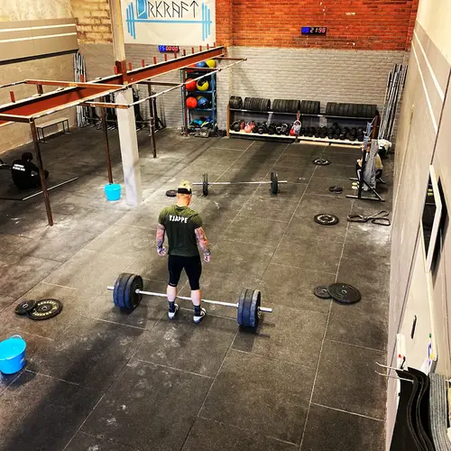 Det skapar Harmoni o balans.Här hos oss kan du välja vilken period på året, i ditt liv som du känner är bäst för dig.Adrian Eriksson Skapade GymKarta.Se och alla Gym med Premium - abonnemang blir SEO-Optimerade av Martin Maximus SEO - (Sökmotoroptimerade).X-FORCE – UNIK TRÄNINGSMETODDen nya världsunika och patenterade svenska uppfinningen X-Force är en träningsmaskin som ökar den negativa belastningen med 40 %.Detta gör att du som användare kan träna betydligt kortare tid och få större effekt med garanterat bättre resultat, endast 6 – 12 repetitioner per maskin var 7 – 14 dagar.Varför negativ träning?Negativ träning har många fördelar.Musklerna kan arbeta med betydligt högre belastning excentriskt än koncentrisk och en tyngre last innebär också effektivare träning med snabbare resultat.För att förbättra muskelstyrkan överbelastar du muskeln och om den excentriska lasten är större tröttar du ut muskeln snabbare.Excentrisk träning kräver mindre syre än koncentrisk vilket påfrestar hjärtat mindre men ökar blodtrycket.Här är de 15st mest sökta gymmen på GymKarta i Juli 2023Nordic Wellness Lindholmen på Lindholmsallén 20 i GöteborgSATS Gamlestaden på Gamlestadstorget 7 i GöteborgSTC Sävedalen - Göteborgsvägen 104 - GymKarta.seSTC munkebäck på Munkebäcks Allé 26 i GöteborgNordic Wellness Göteborg Kviberg Arena - GymKarta.seNordic Wellness Kungälv Kongahälla - GymKarta.seActic Lerum - Vattenpalatset på Häradsvägen 3 i Lerum&nbsp;Maximus Gym Brunnsbo på Folkvisegatan 15 i GöteborgSATS Hovås på Björklundabacken 2 i Hovås - GymKarta.seNordic Wellness Backaplan på Gustaf Dalénsgatan 13Fitness24Seven på Lergöksgatan 6 i Västra FrölundaSATS Askim (Sisjön stora) på Ekonomivägen 6 i AskimSTC på Ekenleden 10 i Kållered - GymKarta.seNordic Wellness Marklandsgatan - GymKarta.seNordic Wellness på Vasagatan 7 i Göteborg
