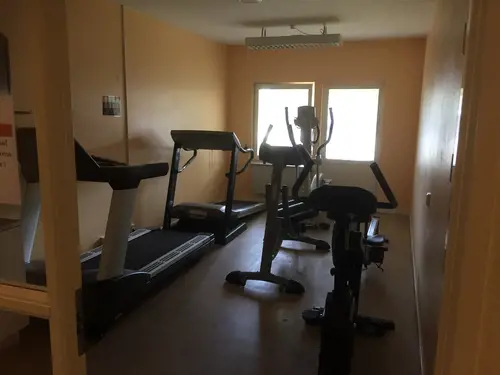 Det skapar Harmoni o balans.Här hos oss kan du välja vilken period på året, i ditt liv som du känner är bäst för dig.Adrian Eriksson Skapade GymKarta.Se och alla Gym med Premium - abonnemang blir SEO-Optimerade av Martin Maximus SEO - (Sökmotoroptimerade).X-FORCE – UNIK TRÄNINGSMETODDen nya världsunika och patenterade svenska uppfinningen X-Force är en träningsmaskin som ökar den negativa belastningen med 40 %.Detta gör att du som användare kan träna betydligt kortare tid och få större effekt med garanterat bättre resultat, endast 6 – 12 repetitioner per maskin var 7 – 14 dagar.Varför negativ träning?Negativ träning har många fördelar.Musklerna kan arbeta med betydligt högre belastning excentriskt än koncentrisk och en tyngre last innebär också effektivare träning med snabbare resultat.För att förbättra muskelstyrkan överbelastar du muskeln och om den excentriska lasten är större tröttar du ut muskeln snabbare.Excentrisk träning kräver mindre syre än koncentrisk vilket påfrestar hjärtat mindre men ökar blodtrycket.Här är de 15st mest sökta gymmen på GymKarta i Juli 2023Nordic Wellness Lindholmen på Lindholmsallén 20 i GöteborgSATS Gamlestaden på Gamlestadstorget 7 i GöteborgSTC Sävedalen - Göteborgsvägen 104 - GymKarta.seSTC munkebäck på Munkebäcks Allé 26 i GöteborgNordic Wellness Göteborg Kviberg Arena - GymKarta.seNordic Wellness Kungälv Kongahälla - GymKarta.seActic Lerum - Vattenpalatset på Häradsvägen 3 i Lerum&nbsp;Maximus Gym Brunnsbo på Folkvisegatan 15 i GöteborgSATS Hovås på Björklundabacken 2 i Hovås - GymKarta.seNordic Wellness Backaplan på Gustaf Dalénsgatan 13Fitness24Seven på Lergöksgatan 6 i Västra FrölundaSATS Askim (Sisjön stora) på Ekonomivägen 6 i AskimSTC på Ekenleden 10 i Kållered - GymKarta.seNordic Wellness Marklandsgatan - GymKarta.seNordic Wellness på Vasagatan 7 i Göteborg