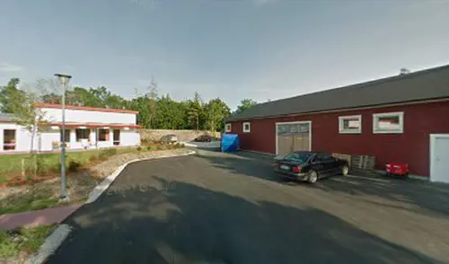 X-FORCE – UNIK TRÄNINGSMETODDen nya världsunika och patenterade svenska uppfinningen X-Force är en träningsmaskin som ökar den negativa belastningen med 40 %.Detta gör att du som användare kan träna betydligt kortare tid och få större effekt med garanterat bättre resultat, endast 6 – 12 repetitioner per maskin var 7 – 14 dagar.Varför negativ träning?Negativ träning har många fördelar.Musklerna kan arbeta med betydligt högre belastning excentriskt än koncentrisk och en tyngre last innebär också effektivare träning med snabbare resultat.För att förbättra muskelstyrkan överbelastar du muskeln och om den excentriska lasten är större tröttar du ut muskeln snabbare.Excentrisk träning kräver mindre syre än koncentrisk vilket påfrestar hjärtat mindre men ökar blodtrycket.Här är de 15st mest sökta gymmen på GymKarta i Juli 2023Nordic Wellness Lindholmen på Lindholmsallén 20 i GöteborgSATS Gamlestaden på Gamlestadstorget 7 i GöteborgSTC Sävedalen - Göteborgsvägen 104 - GymKarta.seSTC munkebäck på Munkebäcks Allé 26 i GöteborgNordic Wellness Göteborg Kviberg Arena - GymKarta.seNordic Wellness Kungälv Kongahälla - GymKarta.seActic Lerum - Vattenpalatset på Häradsvägen 3 i Lerum&nbsp;Maximus Gym Brunnsbo på Folkvisegatan 15 i GöteborgSATS Hovås på Björklundabacken 2 i Hovås - GymKarta.seNordic Wellness Backaplan på Gustaf Dalénsgatan 13Fitness24Seven på Lergöksgatan 6 i Västra FrölundaSATS Askim (Sisjön stora) på Ekonomivägen 6 i AskimSTC på Ekenleden 10 i Kållered - GymKarta.seNordic Wellness Marklandsgatan - GymKarta.seNordic Wellness på Vasagatan 7 i Göteborg