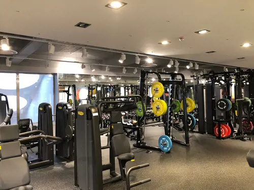 Det skapar Harmoni o balans.Här hos oss kan du välja vilken period på året, i ditt liv som du känner är bäst för dig.Adrian Eriksson Skapade GymKarta.Se och alla Gym med Premium - abonnemang blir SEO-Optimerade av Martin Maximus SEO - (Sökmotoroptimerade).X-FORCE – UNIK TRÄNINGSMETODDen nya världsunika och patenterade svenska uppfinningen X-Force är en träningsmaskin som ökar den negativa belastningen med 40 %.Detta gör att du som användare kan träna betydligt kortare tid och få större effekt med garanterat bättre resultat, endast 6 – 12 repetitioner per maskin var 7 – 14 dagar.Varför negativ träning?Negativ träning har många fördelar.Musklerna kan arbeta med betydligt högre belastning excentriskt än koncentrisk och en tyngre last innebär också effektivare träning med snabbare resultat.För att förbättra muskelstyrkan överbelastar du muskeln och om den excentriska lasten är större tröttar du ut muskeln snabbare.Excentrisk träning kräver mindre syre än koncentrisk vilket påfrestar hjärtat mindre men ökar blodtrycket.Här är de 15st mest sökta gymmen på GymKarta i Juli 2023Nordic Wellness Lindholmen på Lindholmsallén 20 i GöteborgSATS Gamlestaden på Gamlestadstorget 7 i GöteborgSTC Sävedalen - Göteborgsvägen 104 - GymKarta.seSTC munkebäck på Munkebäcks Allé 26 i GöteborgNordic Wellness Göteborg Kviberg Arena - GymKarta.seNordic Wellness Kungälv Kongahälla - GymKarta.seActic Lerum - Vattenpalatset på Häradsvägen 3 i Lerum&nbsp;Maximus Gym Brunnsbo på Folkvisegatan 15 i GöteborgSATS Hovås på Björklundabacken 2 i Hovås - GymKarta.seNordic Wellness Backaplan på Gustaf Dalénsgatan 13Fitness24Seven på Lergöksgatan 6 i Västra FrölundaSATS Askim (Sisjön stora) på Ekonomivägen 6 i AskimSTC på Ekenleden 10 i Kållered - GymKarta.seNordic Wellness Marklandsgatan - GymKarta.seNordic Wellness på Vasagatan 7 i Göteborg