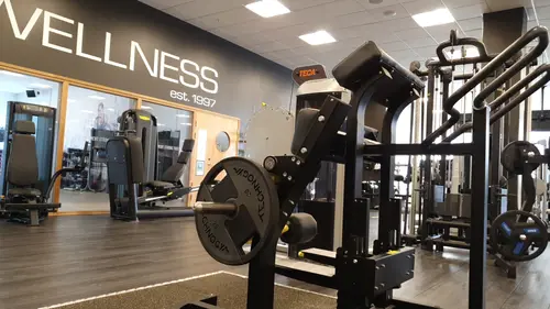 Välkommen till toppenfräscha Nordic Wellness Mölndal Galleria!Vi kan stolt presentera lanseringen av Les Mills nya gruppträningspass Strength Development. Just vår klubb är en av fåtal utvalda i norden att först få släppa det nya konceptet.Nordic Wellness - Din Bästa GymPartner i MölndalDetta välutrustade gym med högt tak och 2270&nbsp;kvadratmeter&nbsp;rymmer mycket av det mesta.Vi har maskiner från världsledande leverantörer, gruppträning med allt från BODYPUMP®,&nbsp;Yoga, Crosscage och Zumba&nbsp;till Bike Puls.&nbsp;Lämna dina barn i vår Kidz Club så tar vi hand om dem medan du tränar.Njut av en bastu efter passet:Tisdagar 16.00-20.00Fredagar 09.00-13.00Lördagar 10.00-14.00Varmt välkommen till Mölndals främsta träningsanläggning med gymutrustning från de världsledande varumärkena Technogym, Life Fitness, Precor, Cybex!Vem du än är, välkommen till oss - som nybörjare, motionär eller proffs!&nbsp;Välkommen till Nordic Wellness!Här kan du ta del av toppmoderna maskiner, fria vikter, gruppträning, virtuell träning och riktigt mycket tränings-glädje.Kom gärna in och ta en kaffe, kika på den fantastiska anläggningen och prata med oss direkt i receptionen.Vi erbjuder självklart prov-vecka för dig som vill testa vår härliga klubb och utbud.Vi har gratis parkering hos oss också.GRATIS KONSULTATION!Vill du få hjälp att nå dina mål?Med en personlig tränare kommer du snabbt igång med ett individanpassat träningsschema som ger resultat.I det första mötet går vi igenom vad du önskar uppnå samt sätter realistiska mål efter dina förutsättningar.Fyll i kontaktformuläret nedan så kontaktar vi dig för 30 minuters kostnadsfri konsultation.Vissa personliga tränare erbjuder nu också tjänsten PT online.Vid förhinder behöver du avboka mötet 24h innan utsatt tid, annars debiteras du 200 kr.Kolla ditt gym på alla bolagFitnessprofilen Julia på Nordic Wellness: Är ditt mål att ha en något tajtare form till beachen?BEHÖVER DU PT? Känner du att du inte har disciplinen att komma i gång med träningen hemma? Hör av dig direkt till Julia och boka professionell hjälp!Nordic Wellness Din Bästa-GymPartnerHär är de 15st mest sökta gymmen på GymKarta i Juli 2023Nordic Wellness Lindholmen på Lindholmsallén 20 i GöteborgSATS Gamlestaden på Gamlestadstorget 7 i GöteborgSTC Sävedalen - Göteborgsvägen 104 - GymKarta.seSTC munkebäck på Munkebäcks Allé 26 i GöteborgNordic Wellness Göteborg Kviberg Arena - GymKarta.seNordic Wellness Kungälv Kongahälla - GymKarta.seActic Lerum - Vattenpalatset på Häradsvägen 3 i Lerum&nbsp;Maximus Gym Brunnsbo på Folkvisegatan 15 i GöteborgSATS Hovås på Björklundabacken 2 i Hovås - GymKarta.seNordic Wellness Backaplan på Gustaf Dalénsgatan 13Fitness24Seven på Lergöksgatan 6 i Västra FrölundaSATS Askim (Sisjön stora) på Ekonomivägen 6 i AskimSTC på Ekenleden 10 i Kållered - GymKarta.seNordic Wellness Marklandsgatan - GymKarta.seNordic Wellness på Vasagatan 7 i Göteborg