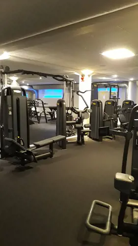 Kom och besök oss idag för att ta del av vårt erbjudande och upplev vår varma och välkomnande atmosfärVi ser fram emot att träna med dig och din familj!Här är de 15st mest sökta gymmen på GymKarta i Juli 2023Nordic Wellness Lindholmen på Lindholmsallén 20 i GöteborgSATS Gamlestaden på Gamlestadstorget 7 i GöteborgSTC Sävedalen - Göteborgsvägen 104 - GymKarta.seSTC munkebäck på Munkebäcks Allé 26 i GöteborgNordic Wellness Göteborg Kviberg Arena - GymKarta.seNordic Wellness Kungälv Kongahälla - GymKarta.seActic Lerum - Vattenpalatset på Häradsvägen 3 i Lerum&nbsp;Maximus Gym Brunnsbo på Folkvisegatan 15 i GöteborgSATS Hovås på Björklundabacken 2 i Hovås - GymKarta.seNordic Wellness Backaplan på Gustaf Dalénsgatan 13Fitness24Seven på Lergöksgatan 6 i Västra FrölundaSATS Askim (Sisjön stora) på Ekonomivägen 6 i AskimSTC på Ekenleden 10 i Kållered - GymKarta.seNordic Wellness Marklandsgatan - GymKarta.seNordic Wellness på Vasagatan 7 i Göteborg