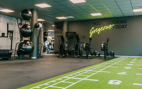 STC Lerum CentrumVälkommen in till STC Lerum Centrum! Träna på ett fräscht gym ett stenkast från galleria Solkatten och med utsikt över Säveån. Gymmet erbjuder ett maxat gruppträningsschema, virtuell träning, cykelsal, funktionell träning, HIIT och mycket mer.Utbud på STC Lerum CentrumGymträningGruppträningArc TrainerFunktionell ytaPersonlig tränareRoddVåra instruktörerEmma ElissonInstruktörHelen OlssonInstruktörMitra ShahraniInstruktörRebecca RodinInstruktörSandra BerndtInstruktörSusanne AronssonInstruktörSzilvia Nádor TóthInstruktörNyheter Ifrån GymKartaHafstens Resort Och CampingMatinspiratör Markiz TaintonInger Zetterqvist: EM 1:ASasa The Mutant VujicJust Gym Sebastian HedmanJakob Wallin LAWABIdrottsrehab Ullevi