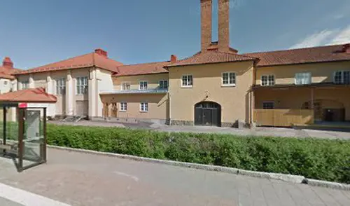 X-FORCE – UNIK TRÄNINGSMETODDen nya världsunika och patenterade svenska uppfinningen X-Force är en träningsmaskin som ökar den negativa belastningen med 40 %.Detta gör att du som användare kan träna betydligt kortare tid och få större effekt med garanterat bättre resultat, endast 6 – 12 repetitioner per maskin var 7 – 14 dagar.Varför negativ träning?Negativ träning har många fördelar.Musklerna kan arbeta med betydligt högre belastning excentriskt än koncentrisk och en tyngre last innebär också effektivare träning med snabbare resultat.För att förbättra muskelstyrkan överbelastar du muskeln och om den excentriska lasten är större tröttar du ut muskeln snabbare.Excentrisk träning kräver mindre syre än koncentrisk vilket påfrestar hjärtat mindre men ökar blodtrycket.Här är de 15st mest sökta gymmen på GymKarta i Juli 2023Nordic Wellness Lindholmen på Lindholmsallén 20 i GöteborgSATS Gamlestaden på Gamlestadstorget 7 i GöteborgSTC Sävedalen - Göteborgsvägen 104 - GymKarta.seSTC munkebäck på Munkebäcks Allé 26 i GöteborgNordic Wellness Göteborg Kviberg Arena - GymKarta.seNordic Wellness Kungälv Kongahälla - GymKarta.seActic Lerum - Vattenpalatset på Häradsvägen 3 i Lerum&nbsp;Maximus Gym Brunnsbo på Folkvisegatan 15 i GöteborgSATS Hovås på Björklundabacken 2 i Hovås - GymKarta.seNordic Wellness Backaplan på Gustaf Dalénsgatan 13Fitness24Seven på Lergöksgatan 6 i Västra FrölundaSATS Askim (Sisjön stora) på Ekonomivägen 6 i AskimSTC på Ekenleden 10 i Kållered - GymKarta.seNordic Wellness Marklandsgatan - GymKarta.seNordic Wellness på Vasagatan 7 i Göteborg