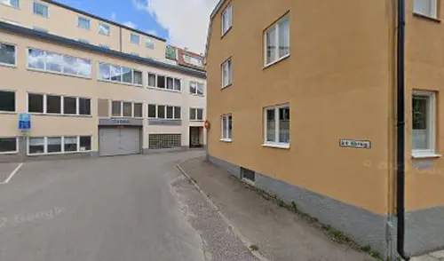 X-FORCE – UNIK TRÄNINGSMETODDen nya världsunika och patenterade svenska uppfinningen X-Force är en träningsmaskin som ökar den negativa belastningen med 40 %.Detta gör att du som användare kan träna betydligt kortare tid och få större effekt med garanterat bättre resultat, endast 6 – 12 repetitioner per maskin var 7 – 14 dagar.Varför negativ träning?Negativ träning har många fördelar.Musklerna kan arbeta med betydligt högre belastning excentriskt än koncentrisk och en tyngre last innebär också effektivare träning med snabbare resultat.För att förbättra muskelstyrkan överbelastar du muskeln och om den excentriska lasten är större tröttar du ut muskeln snabbare.Excentrisk träning kräver mindre syre än koncentrisk vilket påfrestar hjärtat mindre men ökar blodtrycket.Här är de 15st mest sökta gymmen på GymKarta i Juli 2023Nordic Wellness Lindholmen på Lindholmsallén 20 i GöteborgSATS Gamlestaden på Gamlestadstorget 7 i GöteborgSTC Sävedalen - Göteborgsvägen 104 - GymKarta.seSTC munkebäck på Munkebäcks Allé 26 i GöteborgNordic Wellness Göteborg Kviberg Arena - GymKarta.seNordic Wellness Kungälv Kongahälla - GymKarta.seActic Lerum - Vattenpalatset på Häradsvägen 3 i Lerum&nbsp;Maximus Gym Brunnsbo på Folkvisegatan 15 i GöteborgSATS Hovås på Björklundabacken 2 i Hovås - GymKarta.seNordic Wellness Backaplan på Gustaf Dalénsgatan 13Fitness24Seven på Lergöksgatan 6 i Västra FrölundaSATS Askim (Sisjön stora) på Ekonomivägen 6 i AskimSTC på Ekenleden 10 i Kållered - GymKarta.seNordic Wellness Marklandsgatan - GymKarta.seNordic Wellness på Vasagatan 7 i Göteborg