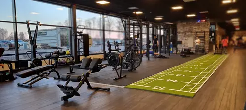Välkommen till Nordic Wellness Skövde Billingehov!Här kan du ta del av toppmoderna maskiner, fria vikter, gruppträning, virtuell träning och riktigt mycket tränings-glädje.Kom gärna in och ta en kaffe, kika på den fantastiska anläggningen och prata med oss direkt i receptionen.Vi erbjuder självklart prov-vecka för dig som vill testa vår härliga klubb och utbud.Vi har gratis parkering hos oss också.GRATIS KONSULTATION!Vill du få hjälp att nå dina mål?Med en personlig tränare kommer du snabbt igång med ett individanpassat träningsschema som ger resultat.I det första mötet går vi igenom vad du önskar uppnå samt sätter realistiska mål efter dina förutsättningar.Fyll i kontaktformuläret nedan så kontaktar vi dig för 30 minuters kostnadsfri konsultation.Vissa personliga tränare erbjuder nu också tjänsten PT online.Vid förhinder behöver du avboka mötet 24h innan utsatt tid, annars debiteras du 200 kr.Kolla ditt gym på alla bolagFitnessprofilen Julia på Nordic Wellness: Är ditt mål att ha en något tajtare form till beachen?BEHÖVER DU PT? Känner du att du inte har disciplinen att komma i gång med träningen hemma? Hör av dig direkt till Julia och boka professionell hjälp!Nordic Wellness Din Bästa-GymPartnerHär är de 15st mest sökta gymmen på GymKarta i Juli 2023Nordic Wellness Lindholmen på Lindholmsallén 20 i GöteborgSATS Gamlestaden på Gamlestadstorget 7 i GöteborgSTC Sävedalen - Göteborgsvägen 104 - GymKarta.seSTC munkebäck på Munkebäcks Allé 26 i GöteborgNordic Wellness Göteborg Kviberg Arena - GymKarta.seNordic Wellness Kungälv Kongahälla - GymKarta.seActic Lerum - Vattenpalatset på Häradsvägen 3 i Lerum&nbsp;Maximus Gym Brunnsbo på Folkvisegatan 15 i GöteborgSATS Hovås på Björklundabacken 2 i Hovås - GymKarta.seNordic Wellness Backaplan på Gustaf Dalénsgatan 13Fitness24Seven på Lergöksgatan 6 i Västra FrölundaSATS Askim (Sisjön stora) på Ekonomivägen 6 i AskimSTC på Ekenleden 10 i Kållered - GymKarta.seNordic Wellness Marklandsgatan - GymKarta.seNordic Wellness på Vasagatan 7 i GöteborgNo Carb Protein-Pannkakor - Muskelshoppen
