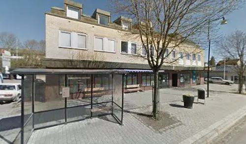 X-FORCE – UNIK TRÄNINGSMETODDen nya världsunika och patenterade svenska uppfinningen X-Force är en träningsmaskin som ökar den negativa belastningen med 40 %.Detta gör att du som användare kan träna betydligt kortare tid och få större effekt med garanterat bättre resultat, endast 6 – 12 repetitioner per maskin var 7 – 14 dagar.Varför negativ träning?Negativ träning har många fördelar.Musklerna kan arbeta med betydligt högre belastning excentriskt än koncentrisk och en tyngre last innebär också effektivare träning med snabbare resultat.För att förbättra muskelstyrkan överbelastar du muskeln och om den excentriska lasten är större tröttar du ut muskeln snabbare.Excentrisk träning kräver mindre syre än koncentrisk vilket påfrestar hjärtat mindre men ökar blodtrycket.Här är de 15st mest sökta gymmen på GymKarta i Juli 2023Nordic Wellness Lindholmen på Lindholmsallén 20 i GöteborgSATS Gamlestaden på Gamlestadstorget 7 i GöteborgSTC Sävedalen - Göteborgsvägen 104 - GymKarta.seSTC munkebäck på Munkebäcks Allé 26 i GöteborgNordic Wellness Göteborg Kviberg Arena - GymKarta.seNordic Wellness Kungälv Kongahälla - GymKarta.seActic Lerum - Vattenpalatset på Häradsvägen 3 i Lerum&nbsp;Maximus Gym Brunnsbo på Folkvisegatan 15 i GöteborgSATS Hovås på Björklundabacken 2 i Hovås - GymKarta.seNordic Wellness Backaplan på Gustaf Dalénsgatan 13Fitness24Seven på Lergöksgatan 6 i Västra FrölundaSATS Askim (Sisjön stora) på Ekonomivägen 6 i AskimSTC på Ekenleden 10 i Kållered - GymKarta.seNordic Wellness Marklandsgatan - GymKarta.seNordic Wellness på Vasagatan 7 i Göteborg