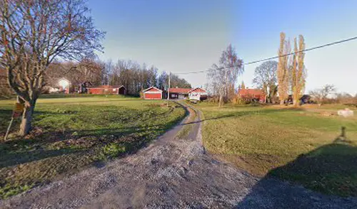 Det skapar Harmoni o balans.Här hos oss kan du välja vilken period på året, i ditt liv som du känner är bäst för dig.Adrian Eriksson Skapade GymKarta.Se och alla Gym med Premium - abonnemang blir SEO-Optimerade av Martin Maximus SEO - (Sökmotoroptimerade).X-FORCE – UNIK TRÄNINGSMETODDen nya världsunika och patenterade svenska uppfinningen X-Force är en träningsmaskin som ökar den negativa belastningen med 40 %.Detta gör att du som användare kan träna betydligt kortare tid och få större effekt med garanterat bättre resultat, endast 6 – 12 repetitioner per maskin var 7 – 14 dagar.Varför negativ träning?Negativ träning har många fördelar.Musklerna kan arbeta med betydligt högre belastning excentriskt än koncentrisk och en tyngre last innebär också effektivare träning med snabbare resultat.För att förbättra muskelstyrkan överbelastar du muskeln och om den excentriska lasten är större tröttar du ut muskeln snabbare.Excentrisk träning kräver mindre syre än koncentrisk vilket påfrestar hjärtat mindre men ökar blodtrycket.Här är de 15st mest sökta gymmen på GymKarta i Juli 2023Nordic Wellness Lindholmen på Lindholmsallén 20 i GöteborgSATS Gamlestaden på Gamlestadstorget 7 i GöteborgSTC Sävedalen - Göteborgsvägen 104 - GymKarta.seSTC munkebäck på Munkebäcks Allé 26 i GöteborgNordic Wellness Göteborg Kviberg Arena - GymKarta.seNordic Wellness Kungälv Kongahälla - GymKarta.seActic Lerum - Vattenpalatset på Häradsvägen 3 i Lerum&nbsp;Maximus Gym Brunnsbo på Folkvisegatan 15 i GöteborgSATS Hovås på Björklundabacken 2 i Hovås - GymKarta.seNordic Wellness Backaplan på Gustaf Dalénsgatan 13Fitness24Seven på Lergöksgatan 6 i Västra FrölundaSATS Askim (Sisjön stora) på Ekonomivägen 6 i AskimSTC på Ekenleden 10 i Kållered - GymKarta.seNordic Wellness Marklandsgatan - GymKarta.seNordic Wellness på Vasagatan 7 i Göteborg