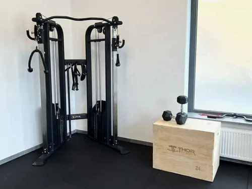 Det skapar Harmoni o balans.Här hos oss kan du välja vilken period på året, i ditt liv som du känner är bäst för dig.Adrian Eriksson Skapade GymKarta.Se och alla Gym med Premium - abonnemang blir SEO-Optimerade av Martin Maximus SEO - (Sökmotoroptimerade).X-FORCE – UNIK TRÄNINGSMETODDen nya världsunika och patenterade svenska uppfinningen X-Force är en träningsmaskin som ökar den negativa belastningen med 40 %.Detta gör att du som användare kan träna betydligt kortare tid och få större effekt med garanterat bättre resultat, endast 6 – 12 repetitioner per maskin var 7 – 14 dagar.Varför negativ träning?Negativ träning har många fördelar.Musklerna kan arbeta med betydligt högre belastning excentriskt än koncentrisk och en tyngre last innebär också effektivare träning med snabbare resultat.För att förbättra muskelstyrkan överbelastar du muskeln och om den excentriska lasten är större tröttar du ut muskeln snabbare.Excentrisk träning kräver mindre syre än koncentrisk vilket påfrestar hjärtat mindre men ökar blodtrycket.Här är de 15st mest sökta gymmen på GymKarta i Juli 2023Nordic Wellness Lindholmen på Lindholmsallén 20 i GöteborgSATS Gamlestaden på Gamlestadstorget 7 i GöteborgSTC Sävedalen - Göteborgsvägen 104 - GymKarta.seSTC munkebäck på Munkebäcks Allé 26 i GöteborgNordic Wellness Göteborg Kviberg Arena - GymKarta.seNordic Wellness Kungälv Kongahälla - GymKarta.seActic Lerum - Vattenpalatset på Häradsvägen 3 i Lerum&nbsp;Maximus Gym Brunnsbo på Folkvisegatan 15 i GöteborgSATS Hovås på Björklundabacken 2 i Hovås - GymKarta.seNordic Wellness Backaplan på Gustaf Dalénsgatan 13Fitness24Seven på Lergöksgatan 6 i Västra FrölundaSATS Askim (Sisjön stora) på Ekonomivägen 6 i AskimSTC på Ekenleden 10 i Kållered - GymKarta.seNordic Wellness Marklandsgatan - GymKarta.seNordic Wellness på Vasagatan 7 i Göteborg