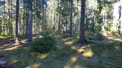 X-FORCE – UNIK TRÄNINGSMETODDen nya världsunika och patenterade svenska uppfinningen X-Force är en träningsmaskin som ökar den negativa belastningen med 40 %.Detta gör att du som användare kan träna betydligt kortare tid och få större effekt med garanterat bättre resultat, endast 6 – 12 repetitioner per maskin var 7 – 14 dagar.Varför negativ träning?Negativ träning har många fördelar.Musklerna kan arbeta med betydligt högre belastning excentriskt än koncentrisk och en tyngre last innebär också effektivare träning med snabbare resultat.För att förbättra muskelstyrkan överbelastar du muskeln och om den excentriska lasten är större tröttar du ut muskeln snabbare.Excentrisk träning kräver mindre syre än koncentrisk vilket påfrestar hjärtat mindre men ökar blodtrycket.Här är de 15st mest sökta gymmen på GymKarta i Juli 2023Nordic Wellness Lindholmen på Lindholmsallén 20 i GöteborgSATS Gamlestaden på Gamlestadstorget 7 i GöteborgSTC Sävedalen - Göteborgsvägen 104 - GymKarta.seSTC munkebäck på Munkebäcks Allé 26 i GöteborgNordic Wellness Göteborg Kviberg Arena - GymKarta.seNordic Wellness Kungälv Kongahälla - GymKarta.seActic Lerum - Vattenpalatset på Häradsvägen 3 i Lerum&nbsp;Maximus Gym Brunnsbo på Folkvisegatan 15 i GöteborgSATS Hovås på Björklundabacken 2 i Hovås - GymKarta.seNordic Wellness Backaplan på Gustaf Dalénsgatan 13Fitness24Seven på Lergöksgatan 6 i Västra FrölundaSATS Askim (Sisjön stora) på Ekonomivägen 6 i AskimSTC på Ekenleden 10 i Kållered - GymKarta.seNordic Wellness Marklandsgatan - GymKarta.seNordic Wellness på Vasagatan 7 i Göteborg