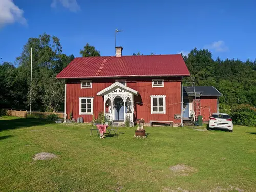 X-FORCE – UNIK TRÄNINGSMETODDen nya världsunika och patenterade svenska uppfinningen X-Force är en träningsmaskin som ökar den negativa belastningen med 40 %.Detta gör att du som användare kan träna betydligt kortare tid och få större effekt med garanterat bättre resultat, endast 6 – 12 repetitioner per maskin var 7 – 14 dagar.Varför negativ träning?Negativ träning har många fördelar.Musklerna kan arbeta med betydligt högre belastning excentriskt än koncentrisk och en tyngre last innebär också effektivare träning med snabbare resultat.För att förbättra muskelstyrkan överbelastar du muskeln och om den excentriska lasten är större tröttar du ut muskeln snabbare.Excentrisk träning kräver mindre syre än koncentrisk vilket påfrestar hjärtat mindre men ökar blodtrycket.Här är de 15st mest sökta gymmen på GymKarta i Juli 2023Nordic Wellness Lindholmen på Lindholmsallén 20 i GöteborgSATS Gamlestaden på Gamlestadstorget 7 i GöteborgSTC Sävedalen - Göteborgsvägen 104 - GymKarta.seSTC munkebäck på Munkebäcks Allé 26 i GöteborgNordic Wellness Göteborg Kviberg Arena - GymKarta.seNordic Wellness Kungälv Kongahälla - GymKarta.seActic Lerum - Vattenpalatset på Häradsvägen 3 i Lerum&nbsp;Maximus Gym Brunnsbo på Folkvisegatan 15 i GöteborgSATS Hovås på Björklundabacken 2 i Hovås - GymKarta.seNordic Wellness Backaplan på Gustaf Dalénsgatan 13Fitness24Seven på Lergöksgatan 6 i Västra FrölundaSATS Askim (Sisjön stora) på Ekonomivägen 6 i AskimSTC på Ekenleden 10 i Kållered - GymKarta.seNordic Wellness Marklandsgatan - GymKarta.seNordic Wellness på Vasagatan 7 i Göteborg