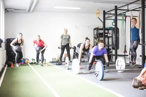 Det skapar Harmoni o balans.Här hos oss kan du välja vilken period på året, i ditt liv som du känner är bäst för dig.Adrian Eriksson Skapade GymKarta.Se och alla Gym med Premium - abonnemang blir SEO-Optimerade av Martin Maximus SEO - (Sökmotoroptimerade).X-FORCE – UNIK TRÄNINGSMETODDen nya världsunika och patenterade svenska uppfinningen X-Force är en träningsmaskin som ökar den negativa belastningen med 40 %.Detta gör att du som användare kan träna betydligt kortare tid och få större effekt med garanterat bättre resultat, endast 6 – 12 repetitioner per maskin var 7 – 14 dagar.Varför negativ träning?Negativ träning har många fördelar.Musklerna kan arbeta med betydligt högre belastning excentriskt än koncentrisk och en tyngre last innebär också effektivare träning med snabbare resultat.För att förbättra muskelstyrkan överbelastar du muskeln och om den excentriska lasten är större tröttar du ut muskeln snabbare.Excentrisk träning kräver mindre syre än koncentrisk vilket påfrestar hjärtat mindre men ökar blodtrycket.Här är de 15st mest sökta gymmen på GymKarta i Juli 2023Nordic Wellness Lindholmen på Lindholmsallén 20 i GöteborgSATS Gamlestaden på Gamlestadstorget 7 i GöteborgSTC Sävedalen - Göteborgsvägen 104 - GymKarta.seSTC munkebäck på Munkebäcks Allé 26 i GöteborgNordic Wellness Göteborg Kviberg Arena - GymKarta.seNordic Wellness Kungälv Kongahälla - GymKarta.seActic Lerum - Vattenpalatset på Häradsvägen 3 i Lerum&nbsp;Maximus Gym Brunnsbo på Folkvisegatan 15 i GöteborgSATS Hovås på Björklundabacken 2 i Hovås - GymKarta.seNordic Wellness Backaplan på Gustaf Dalénsgatan 13Fitness24Seven på Lergöksgatan 6 i Västra FrölundaSATS Askim (Sisjön stora) på Ekonomivägen 6 i AskimSTC på Ekenleden 10 i Kållered - GymKarta.seNordic Wellness Marklandsgatan - GymKarta.seNordic Wellness på Vasagatan 7 i Göteborg