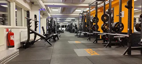 Det skapar Harmoni o balans.Här hos oss kan du välja vilken period på året, i ditt liv som du känner är bäst för dig.Adrian Eriksson Skapade GymKarta.Se och alla Gym med Premium - abonnemang blir SEO-Optimerade av Martin Maximus SEO - (Sökmotoroptimerade).X-FORCE – UNIK TRÄNINGSMETODDen nya världsunika och patenterade svenska uppfinningen X-Force är en träningsmaskin som ökar den negativa belastningen med 40 %.Detta gör att du som användare kan träna betydligt kortare tid och få större effekt med garanterat bättre resultat, endast 6 – 12 repetitioner per maskin var 7 – 14 dagar.Varför negativ träning?Negativ träning har många fördelar.Musklerna kan arbeta med betydligt högre belastning excentriskt än koncentrisk och en tyngre last innebär också effektivare träning med snabbare resultat.För att förbättra muskelstyrkan överbelastar du muskeln och om den excentriska lasten är större tröttar du ut muskeln snabbare.Excentrisk träning kräver mindre syre än koncentrisk vilket påfrestar hjärtat mindre men ökar blodtrycket.Här är de 15st mest sökta gymmen på GymKarta i Juli 2023Nordic Wellness Lindholmen på Lindholmsallén 20 i GöteborgSATS Gamlestaden på Gamlestadstorget 7 i GöteborgSTC Sävedalen - Göteborgsvägen 104 - GymKarta.seSTC munkebäck på Munkebäcks Allé 26 i GöteborgNordic Wellness Göteborg Kviberg Arena - GymKarta.seNordic Wellness Kungälv Kongahälla - GymKarta.seActic Lerum - Vattenpalatset på Häradsvägen 3 i Lerum&nbsp;Maximus Gym Brunnsbo på Folkvisegatan 15 i GöteborgSATS Hovås på Björklundabacken 2 i Hovås - GymKarta.seNordic Wellness Backaplan på Gustaf Dalénsgatan 13Fitness24Seven på Lergöksgatan 6 i Västra FrölundaSATS Askim (Sisjön stora) på Ekonomivägen 6 i AskimSTC på Ekenleden 10 i Kållered - GymKarta.seNordic Wellness Marklandsgatan - GymKarta.seNordic Wellness på Vasagatan 7 i Göteborg