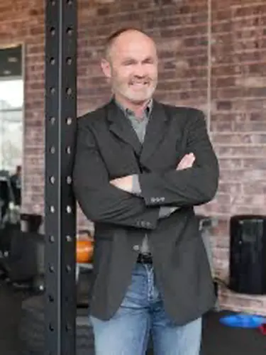 Välkommen tillNordic Wellness Värmdö Centrum!Här kan du ta del av toppmoderna maskiner, fria vikter, gruppträning, virtuell träning och riktigt mycket tränings-glädje.Kom gärna in och ta en kaffe, kika på den fantastiska anläggningen och prata med oss direkt i receptionen.Vi erbjuder självklart prov-vecka för dig som vill testa vår härliga klubb och utbud.Vi har gratis parkering hos oss också.GRATIS KONSULTATION!Vill du få hjälp att nå dina mål?Med en personlig tränare kommer du snabbt igång med ett individanpassat träningsschema som ger resultat.I det första mötet går vi igenom vad du önskar uppnå samt sätter realistiska mål efter dina förutsättningar.Fyll i kontaktformuläret nedan så kontaktar vi dig för 30 minuters kostnadsfri konsultation.Vissa personliga tränare erbjuder nu också tjänsten PT online.Vid förhinder behöver du avboka mötet 24h innan utsatt tid, annars debiteras du 200 kr.Kolla ditt gym på alla bolagFitnessprofilen Julia på Nordic Wellness: Är ditt mål att ha en något tajtare form till beachen?BEHÖVER DU PT? Känner du att du inte har disciplinen att komma i gång med träningen hemma? Hör av dig direkt till Julia och boka professionell hjälp!Nordic Wellness Din Bästa-GymPartnerHär är de 15st mest sökta gymmen på GymKarta i Juli 2023Nordic Wellness Lindholmen på Lindholmsallén 20 i GöteborgSATS Gamlestaden på Gamlestadstorget 7 i GöteborgSTC Sävedalen - Göteborgsvägen 104 - GymKarta.seSTC munkebäck på Munkebäcks Allé 26 i GöteborgNordic Wellness Göteborg Kviberg Arena - GymKarta.seNordic Wellness Kungälv Kongahälla - GymKarta.seActic Lerum - Vattenpalatset på Häradsvägen 3 i Lerum&nbsp;Maximus Gym Brunnsbo på Folkvisegatan 15 i GöteborgSATS Hovås på Björklundabacken 2 i Hovås - GymKarta.seNordic Wellness Backaplan på Gustaf Dalénsgatan 13Fitness24Seven på Lergöksgatan 6 i Västra FrölundaSATS Askim (Sisjön stora) på Ekonomivägen 6 i AskimSTC på Ekenleden 10 i Kållered - GymKarta.seNordic Wellness Marklandsgatan - GymKarta.seNordic Wellness på Vasagatan 7 i Göteborg
