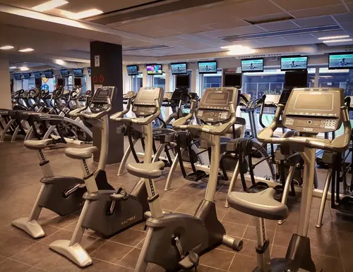 Välkommen till Nordic Wellness Tegnergatan!Här kan du ta del av toppmoderna maskiner, fria vikter, gruppträning, virtuell träning och riktigt mycket tränings-glädje.Kom gärna in och ta en kaffe, kika på den fantastiska anläggningen och prata med oss direkt i receptionen.Vi erbjuder självklart prov-vecka för dig som vill testa vår härliga klubb och utbud.Vi har gratis parkering hos oss också.GRATIS KONSULTATION!Vill du få hjälp att nå dina mål?Med en personlig tränare kommer du snabbt igång med ett individanpassat träningsschema som ger resultat.I det första mötet går vi igenom vad du önskar uppnå samt sätter realistiska mål efter dina förutsättningar.Fyll i kontaktformuläret nedan så kontaktar vi dig för 30 minuters kostnadsfri konsultation.Vissa personliga tränare erbjuder nu också tjänsten PT online.Vid förhinder behöver du avboka mötet 24h innan utsatt tid, annars debiteras du 200 kr.Kolla ditt gym på alla bolagFitnessprofilen Julia på Nordic Wellness: Är ditt mål att ha en något tajtare form till beachen?BEHÖVER DU PT? Känner du att du inte har disciplinen att komma i gång med träningen hemma? Hör av dig direkt till Julia och boka professionell hjälp!Nordic Wellness Din Bästa-GymPartnerHär är de 15st mest sökta gymmen på GymKarta i Juli 2023Nordic Wellness Lindholmen på Lindholmsallén 20 i GöteborgSATS Gamlestaden på Gamlestadstorget 7 i GöteborgSTC Sävedalen - Göteborgsvägen 104 - GymKarta.seSTC munkebäck på Munkebäcks Allé 26 i GöteborgNordic Wellness Göteborg Kviberg Arena - GymKarta.seNordic Wellness Kungälv Kongahälla - GymKarta.seActic Lerum - Vattenpalatset på Häradsvägen 3 i Lerum&nbsp;Maximus Gym Brunnsbo på Folkvisegatan 15 i GöteborgSATS Hovås på Björklundabacken 2 i Hovås - GymKarta.seNordic Wellness Backaplan på Gustaf Dalénsgatan 13Fitness24Seven på Lergöksgatan 6 i Västra FrölundaSATS Askim (Sisjön stora) på Ekonomivägen 6 i AskimSTC på Ekenleden 10 i Kållered - GymKarta.seNordic Wellness Marklandsgatan - GymKarta.seNordic Wellness på Vasagatan 7 i Göteborg