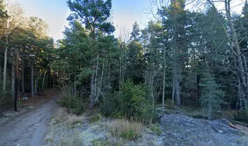 X-FORCE – UNIK TRÄNINGSMETODDen nya världsunika och patenterade svenska uppfinningen X-Force är en träningsmaskin som ökar den negativa belastningen med 40 %.Detta gör att du som användare kan träna betydligt kortare tid och få större effekt med garanterat bättre resultat, endast 6 – 12 repetitioner per maskin var 7 – 14 dagar.Varför negativ träning?Negativ träning har många fördelar.Musklerna kan arbeta med betydligt högre belastning excentriskt än koncentrisk och en tyngre last innebär också effektivare träning med snabbare resultat.För att förbättra muskelstyrkan överbelastar du muskeln och om den excentriska lasten är större tröttar du ut muskeln snabbare.Excentrisk träning kräver mindre syre än koncentrisk vilket påfrestar hjärtat mindre men ökar blodtrycket.Här är de 15st mest sökta gymmen på GymKarta i Juli 2023Nordic Wellness Lindholmen på Lindholmsallén 20 i GöteborgSATS Gamlestaden på Gamlestadstorget 7 i GöteborgSTC Sävedalen - Göteborgsvägen 104 - GymKarta.seSTC munkebäck på Munkebäcks Allé 26 i GöteborgNordic Wellness Göteborg Kviberg Arena - GymKarta.seNordic Wellness Kungälv Kongahälla - GymKarta.seActic Lerum - Vattenpalatset på Häradsvägen 3 i Lerum&nbsp;Maximus Gym Brunnsbo på Folkvisegatan 15 i GöteborgSATS Hovås på Björklundabacken 2 i Hovås - GymKarta.seNordic Wellness Backaplan på Gustaf Dalénsgatan 13Fitness24Seven på Lergöksgatan 6 i Västra FrölundaSATS Askim (Sisjön stora) på Ekonomivägen 6 i AskimSTC på Ekenleden 10 i Kållered - GymKarta.seNordic Wellness Marklandsgatan - GymKarta.seNordic Wellness på Vasagatan 7 i Göteborg
