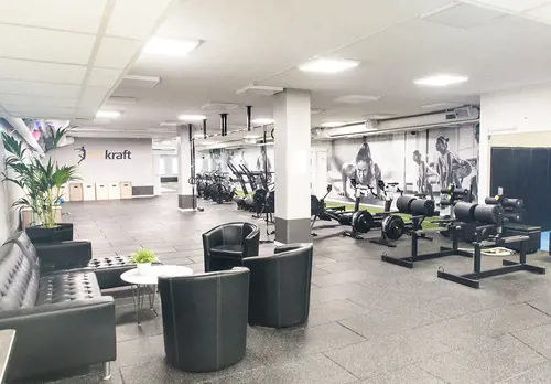 Det skapar Harmoni o balans.Här hos oss kan du välja vilken period på året, i ditt liv som du känner är bäst för dig.Adrian Eriksson Skapade GymKarta.Se och alla Gym med Premium - abonnemang blir SEO-Optimerade av Martin Maximus SEO - (Sökmotoroptimerade).X-FORCE – UNIK TRÄNINGSMETODDen nya världsunika och patenterade svenska uppfinningen X-Force är en träningsmaskin som ökar den negativa belastningen med 40 %.Detta gör att du som användare kan träna betydligt kortare tid och få större effekt med garanterat bättre resultat, endast 6 – 12 repetitioner per maskin var 7 – 14 dagar.Varför negativ träning?Negativ träning har många fördelar.Musklerna kan arbeta med betydligt högre belastning excentriskt än koncentrisk och en tyngre last innebär också effektivare träning med snabbare resultat.För att förbättra muskelstyrkan överbelastar du muskeln och om den excentriska lasten är större tröttar du ut muskeln snabbare.Excentrisk träning kräver mindre syre än koncentrisk vilket påfrestar hjärtat mindre men ökar blodtrycket.Här är de 15st mest sökta gymmen på GymKarta i Juli 2023Nordic Wellness Lindholmen på Lindholmsallén 20 i GöteborgSATS Gamlestaden på Gamlestadstorget 7 i GöteborgSTC Sävedalen - Göteborgsvägen 104 - GymKarta.seSTC munkebäck på Munkebäcks Allé 26 i GöteborgNordic Wellness Göteborg Kviberg Arena - GymKarta.seNordic Wellness Kungälv Kongahälla - GymKarta.seActic Lerum - Vattenpalatset på Häradsvägen 3 i Lerum&nbsp;Maximus Gym Brunnsbo på Folkvisegatan 15 i GöteborgSATS Hovås på Björklundabacken 2 i Hovås - GymKarta.seNordic Wellness Backaplan på Gustaf Dalénsgatan 13Fitness24Seven på Lergöksgatan 6 i Västra FrölundaSATS Askim (Sisjön stora) på Ekonomivägen 6 i AskimSTC på Ekenleden 10 i Kållered - GymKarta.seNordic Wellness Marklandsgatan - GymKarta.seNordic Wellness på Vasagatan 7 i Göteborg