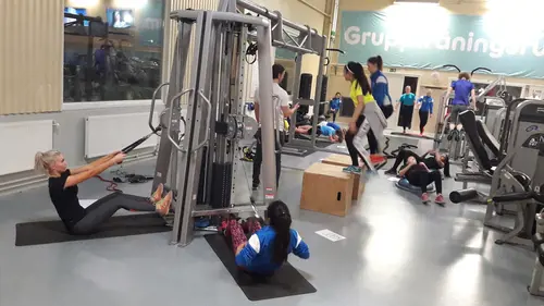 Det skapar Harmoni o balans.Här hos oss kan du välja vilken period på året, i ditt liv som du känner är bäst för dig.Adrian Eriksson Skapade GymKarta.Se och alla Gym med Premium - abonnemang blir SEO-Optimerade av Martin Maximus SEO - (Sökmotoroptimerade).X-FORCE – UNIK TRÄNINGSMETODDen nya världsunika och patenterade svenska uppfinningen X-Force är en träningsmaskin som ökar den negativa belastningen med 40 %.Detta gör att du som användare kan träna betydligt kortare tid och få större effekt med garanterat bättre resultat, endast 6 – 12 repetitioner per maskin var 7 – 14 dagar.Varför negativ träning?Negativ träning har många fördelar.Musklerna kan arbeta med betydligt högre belastning excentriskt än koncentrisk och en tyngre last innebär också effektivare träning med snabbare resultat.För att förbättra muskelstyrkan överbelastar du muskeln och om den excentriska lasten är större tröttar du ut muskeln snabbare.Excentrisk träning kräver mindre syre än koncentrisk vilket påfrestar hjärtat mindre men ökar blodtrycket.Här är de 15st mest sökta gymmen på GymKarta i Juli 2023Nordic Wellness Lindholmen på Lindholmsallén 20 i GöteborgSATS Gamlestaden på Gamlestadstorget 7 i GöteborgSTC Sävedalen - Göteborgsvägen 104 - GymKarta.seSTC munkebäck på Munkebäcks Allé 26 i GöteborgNordic Wellness Göteborg Kviberg Arena - GymKarta.seNordic Wellness Kungälv Kongahälla - GymKarta.seActic Lerum - Vattenpalatset på Häradsvägen 3 i Lerum&nbsp;Maximus Gym Brunnsbo på Folkvisegatan 15 i GöteborgSATS Hovås på Björklundabacken 2 i Hovås - GymKarta.seNordic Wellness Backaplan på Gustaf Dalénsgatan 13Fitness24Seven på Lergöksgatan 6 i Västra FrölundaSATS Askim (Sisjön stora) på Ekonomivägen 6 i AskimSTC på Ekenleden 10 i Kållered - GymKarta.seNordic Wellness Marklandsgatan - GymKarta.seNordic Wellness på Vasagatan 7 i Göteborg
