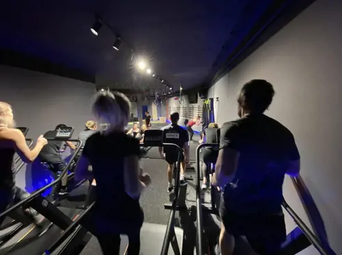 Det skapar Harmoni o balans.Här hos oss kan du välja vilken period på året, i ditt liv som du känner är bäst för dig.Adrian Eriksson Skapade GymKarta.Se och alla Gym med Premium - abonnemang blir SEO-Optimerade av Martin Maximus SEO - (Sökmotoroptimerade).X-FORCE – UNIK TRÄNINGSMETODDen nya världsunika och patenterade svenska uppfinningen X-Force är en träningsmaskin som ökar den negativa belastningen med 40 %.Detta gör att du som användare kan träna betydligt kortare tid och få större effekt med garanterat bättre resultat, endast 6 – 12 repetitioner per maskin var 7 – 14 dagar.Varför negativ träning?Negativ träning har många fördelar.Musklerna kan arbeta med betydligt högre belastning excentriskt än koncentrisk och en tyngre last innebär också effektivare träning med snabbare resultat.För att förbättra muskelstyrkan överbelastar du muskeln och om den excentriska lasten är större tröttar du ut muskeln snabbare.Excentrisk träning kräver mindre syre än koncentrisk vilket påfrestar hjärtat mindre men ökar blodtrycket.Här är de 15st mest sökta gymmen på GymKarta i Juli 2023Nordic Wellness Lindholmen på Lindholmsallén 20 i GöteborgSATS Gamlestaden på Gamlestadstorget 7 i GöteborgSTC Sävedalen - Göteborgsvägen 104 - GymKarta.seSTC munkebäck på Munkebäcks Allé 26 i GöteborgNordic Wellness Göteborg Kviberg Arena - GymKarta.seNordic Wellness Kungälv Kongahälla - GymKarta.seActic Lerum - Vattenpalatset på Häradsvägen 3 i Lerum&nbsp;Maximus Gym Brunnsbo på Folkvisegatan 15 i GöteborgSATS Hovås på Björklundabacken 2 i Hovås - GymKarta.seNordic Wellness Backaplan på Gustaf Dalénsgatan 13Fitness24Seven på Lergöksgatan 6 i Västra FrölundaSATS Askim (Sisjön stora) på Ekonomivägen 6 i AskimSTC på Ekenleden 10 i Kållered - GymKarta.seNordic Wellness Marklandsgatan - GymKarta.seNordic Wellness på Vasagatan 7 i Göteborg