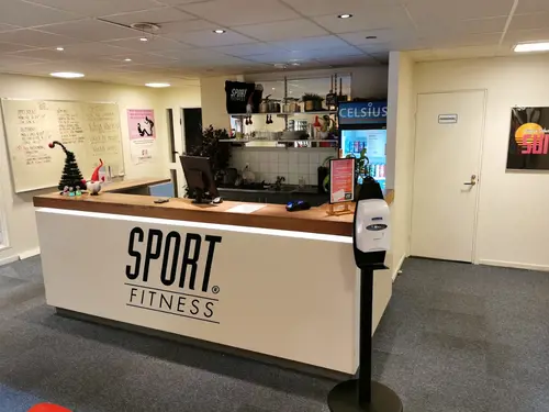 Det skapar Harmoni o balans.Här hos oss kan du välja vilken period på året, i ditt liv som du känner är bäst för dig.Adrian Eriksson Skapade GymKarta.Se och alla Gym med Premium - abonnemang blir SEO-Optimerade av Martin Maximus SEO - (Sökmotoroptimerade).X-FORCE – UNIK TRÄNINGSMETODDen nya världsunika och patenterade svenska uppfinningen X-Force är en träningsmaskin som ökar den negativa belastningen med 40 %.Detta gör att du som användare kan träna betydligt kortare tid och få större effekt med garanterat bättre resultat, endast 6 – 12 repetitioner per maskin var 7 – 14 dagar.Varför negativ träning?Negativ träning har många fördelar.Musklerna kan arbeta med betydligt högre belastning excentriskt än koncentrisk och en tyngre last innebär också effektivare träning med snabbare resultat.För att förbättra muskelstyrkan överbelastar du muskeln och om den excentriska lasten är större tröttar du ut muskeln snabbare.Excentrisk träning kräver mindre syre än koncentrisk vilket påfrestar hjärtat mindre men ökar blodtrycket.Här är de 15st mest sökta gymmen på GymKarta i Juli 2023Nordic Wellness Lindholmen på Lindholmsallén 20 i GöteborgSATS Gamlestaden på Gamlestadstorget 7 i GöteborgSTC Sävedalen - Göteborgsvägen 104 - GymKarta.seSTC munkebäck på Munkebäcks Allé 26 i GöteborgNordic Wellness Göteborg Kviberg Arena - GymKarta.seNordic Wellness Kungälv Kongahälla - GymKarta.seActic Lerum - Vattenpalatset på Häradsvägen 3 i Lerum&nbsp;Maximus Gym Brunnsbo på Folkvisegatan 15 i GöteborgSATS Hovås på Björklundabacken 2 i Hovås - GymKarta.seNordic Wellness Backaplan på Gustaf Dalénsgatan 13Fitness24Seven på Lergöksgatan 6 i Västra FrölundaSATS Askim (Sisjön stora) på Ekonomivägen 6 i AskimSTC på Ekenleden 10 i Kållered - GymKarta.seNordic Wellness Marklandsgatan - GymKarta.seNordic Wellness på Vasagatan 7 i Göteborg