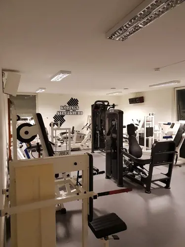 Det skapar Harmoni o balans.Här hos oss kan du välja vilken period på året, i ditt liv som du känner är bäst för dig.Adrian Eriksson Skapade GymKarta.Se och alla Gym med Premium - abonnemang blir SEO-Optimerade av Martin Maximus SEO - (Sökmotoroptimerade).X-FORCE – UNIK TRÄNINGSMETODDen nya världsunika och patenterade svenska uppfinningen X-Force är en träningsmaskin som ökar den negativa belastningen med 40 %.Detta gör att du som användare kan träna betydligt kortare tid och få större effekt med garanterat bättre resultat, endast 6 – 12 repetitioner per maskin var 7 – 14 dagar.Varför negativ träning?Negativ träning har många fördelar.Musklerna kan arbeta med betydligt högre belastning excentriskt än koncentrisk och en tyngre last innebär också effektivare träning med snabbare resultat.För att förbättra muskelstyrkan överbelastar du muskeln och om den excentriska lasten är större tröttar du ut muskeln snabbare.Excentrisk träning kräver mindre syre än koncentrisk vilket påfrestar hjärtat mindre men ökar blodtrycket.Här är de 15st mest sökta gymmen på GymKarta i Juli 2023Nordic Wellness Lindholmen på Lindholmsallén 20 i GöteborgSATS Gamlestaden på Gamlestadstorget 7 i GöteborgSTC Sävedalen - Göteborgsvägen 104 - GymKarta.seSTC munkebäck på Munkebäcks Allé 26 i GöteborgNordic Wellness Göteborg Kviberg Arena - GymKarta.seNordic Wellness Kungälv Kongahälla - GymKarta.seActic Lerum - Vattenpalatset på Häradsvägen 3 i Lerum&nbsp;Maximus Gym Brunnsbo på Folkvisegatan 15 i GöteborgSATS Hovås på Björklundabacken 2 i Hovås - GymKarta.seNordic Wellness Backaplan på Gustaf Dalénsgatan 13Fitness24Seven på Lergöksgatan 6 i Västra FrölundaSATS Askim (Sisjön stora) på Ekonomivägen 6 i AskimSTC på Ekenleden 10 i Kållered - GymKarta.seNordic Wellness Marklandsgatan - GymKarta.seNordic Wellness på Vasagatan 7 i Göteborg