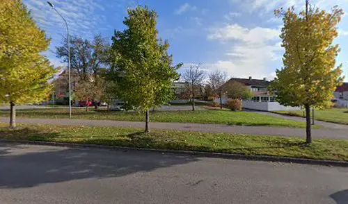 Det skapar Harmoni o balans.Här hos oss kan du välja vilken period på året, i ditt liv som du känner är bäst för dig.Adrian Eriksson Skapade GymKarta.Se och alla Gym med Premium - abonnemang blir SEO-Optimerade av Martin Maximus SEO - (Sökmotoroptimerade).X-FORCE – UNIK TRÄNINGSMETODDen nya världsunika och patenterade svenska uppfinningen X-Force är en träningsmaskin som ökar den negativa belastningen med 40 %.Detta gör att du som användare kan träna betydligt kortare tid och få större effekt med garanterat bättre resultat, endast 6 – 12 repetitioner per maskin var 7 – 14 dagar.Varför negativ träning?Negativ träning har många fördelar.Musklerna kan arbeta med betydligt högre belastning excentriskt än koncentrisk och en tyngre last innebär också effektivare träning med snabbare resultat.För att förbättra muskelstyrkan överbelastar du muskeln och om den excentriska lasten är större tröttar du ut muskeln snabbare.Excentrisk träning kräver mindre syre än koncentrisk vilket påfrestar hjärtat mindre men ökar blodtrycket.Här är de 15st mest sökta gymmen på GymKarta i Juli 2023Nordic Wellness Lindholmen på Lindholmsallén 20 i GöteborgSATS Gamlestaden på Gamlestadstorget 7 i GöteborgSTC Sävedalen - Göteborgsvägen 104 - GymKarta.seSTC munkebäck på Munkebäcks Allé 26 i GöteborgNordic Wellness Göteborg Kviberg Arena - GymKarta.seNordic Wellness Kungälv Kongahälla - GymKarta.seActic Lerum - Vattenpalatset på Häradsvägen 3 i Lerum&nbsp;Maximus Gym Brunnsbo på Folkvisegatan 15 i GöteborgSATS Hovås på Björklundabacken 2 i Hovås - GymKarta.seNordic Wellness Backaplan på Gustaf Dalénsgatan 13Fitness24Seven på Lergöksgatan 6 i Västra FrölundaSATS Askim (Sisjön stora) på Ekonomivägen 6 i AskimSTC på Ekenleden 10 i Kållered - GymKarta.seNordic Wellness Marklandsgatan - GymKarta.seNordic Wellness på Vasagatan 7 i Göteborg