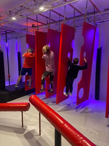 Det skapar Harmoni o balans.Här hos oss kan du välja vilken period på året, i ditt liv som du känner är bäst för dig.Adrian Eriksson Skapade GymKarta.Se och alla Gym med Premium - abonnemang blir SEO-Optimerade av Martin Maximus SEO - (Sökmotoroptimerade).X-FORCE – UNIK TRÄNINGSMETODDen nya världsunika och patenterade svenska uppfinningen X-Force är en träningsmaskin som ökar den negativa belastningen med 40 %.Detta gör att du som användare kan träna betydligt kortare tid och få större effekt med garanterat bättre resultat, endast 6 – 12 repetitioner per maskin var 7 – 14 dagar.Varför negativ träning?Negativ träning har många fördelar.Musklerna kan arbeta med betydligt högre belastning excentriskt än koncentrisk och en tyngre last innebär också effektivare träning med snabbare resultat.För att förbättra muskelstyrkan överbelastar du muskeln och om den excentriska lasten är större tröttar du ut muskeln snabbare.Excentrisk träning kräver mindre syre än koncentrisk vilket påfrestar hjärtat mindre men ökar blodtrycket.Här är de 15st mest sökta gymmen på GymKarta i Juli 2023Nordic Wellness Lindholmen på Lindholmsallén 20 i GöteborgSATS Gamlestaden på Gamlestadstorget 7 i GöteborgSTC Sävedalen - Göteborgsvägen 104 - GymKarta.seSTC munkebäck på Munkebäcks Allé 26 i GöteborgNordic Wellness Göteborg Kviberg Arena - GymKarta.seNordic Wellness Kungälv Kongahälla - GymKarta.seActic Lerum - Vattenpalatset på Häradsvägen 3 i Lerum&nbsp;Maximus Gym Brunnsbo på Folkvisegatan 15 i GöteborgSATS Hovås på Björklundabacken 2 i Hovås - GymKarta.seNordic Wellness Backaplan på Gustaf Dalénsgatan 13Fitness24Seven på Lergöksgatan 6 i Västra FrölundaSATS Askim (Sisjön stora) på Ekonomivägen 6 i AskimSTC på Ekenleden 10 i Kållered - GymKarta.seNordic Wellness Marklandsgatan - GymKarta.seNordic Wellness på Vasagatan 7 i Göteborg