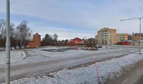 X-FORCE – UNIK TRÄNINGSMETODDen nya världsunika och patenterade svenska uppfinningen X-Force är en träningsmaskin som ökar den negativa belastningen med 40 %.Detta gör att du som användare kan träna betydligt kortare tid och få större effekt med garanterat bättre resultat, endast 6 – 12 repetitioner per maskin var 7 – 14 dagar.Varför negativ träning?Negativ träning har många fördelar.Musklerna kan arbeta med betydligt högre belastning excentriskt än koncentrisk och en tyngre last innebär också effektivare träning med snabbare resultat.För att förbättra muskelstyrkan överbelastar du muskeln och om den excentriska lasten är större tröttar du ut muskeln snabbare.Excentrisk träning kräver mindre syre än koncentrisk vilket påfrestar hjärtat mindre men ökar blodtrycket.Här är de 15st mest sökta gymmen på GymKarta i Juli 2023Nordic Wellness Lindholmen på Lindholmsallén 20 i GöteborgSATS Gamlestaden på Gamlestadstorget 7 i GöteborgSTC Sävedalen - Göteborgsvägen 104 - GymKarta.seSTC munkebäck på Munkebäcks Allé 26 i GöteborgNordic Wellness Göteborg Kviberg Arena - GymKarta.seNordic Wellness Kungälv Kongahälla - GymKarta.seActic Lerum - Vattenpalatset på Häradsvägen 3 i Lerum&nbsp;Maximus Gym Brunnsbo på Folkvisegatan 15 i GöteborgSATS Hovås på Björklundabacken 2 i Hovås - GymKarta.seNordic Wellness Backaplan på Gustaf Dalénsgatan 13Fitness24Seven på Lergöksgatan 6 i Västra FrölundaSATS Askim (Sisjön stora) på Ekonomivägen 6 i AskimSTC på Ekenleden 10 i Kållered - GymKarta.seNordic Wellness Marklandsgatan - GymKarta.seNordic Wellness på Vasagatan 7 i Göteborg