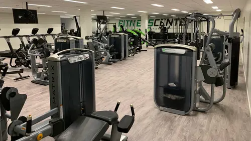 Det skapar Harmoni o balans.Här hos oss kan du välja vilken period på året, i ditt liv som du känner är bäst för dig.Adrian Eriksson Skapade GymKarta.Se och alla Gym med Premium - abonnemang blir SEO-Optimerade av Martin Maximus SEO - (Sökmotoroptimerade).X-FORCE – UNIK TRÄNINGSMETODDen nya världsunika och patenterade svenska uppfinningen X-Force är en träningsmaskin som ökar den negativa belastningen med 40 %.Detta gör att du som användare kan träna betydligt kortare tid och få större effekt med garanterat bättre resultat, endast 6 – 12 repetitioner per maskin var 7 – 14 dagar.Varför negativ träning?Negativ träning har många fördelar.Musklerna kan arbeta med betydligt högre belastning excentriskt än koncentrisk och en tyngre last innebär också effektivare träning med snabbare resultat.För att förbättra muskelstyrkan överbelastar du muskeln och om den excentriska lasten är större tröttar du ut muskeln snabbare.Excentrisk träning kräver mindre syre än koncentrisk vilket påfrestar hjärtat mindre men ökar blodtrycket.Här är de 15st mest sökta gymmen på GymKarta i Juli 2023Nordic Wellness Lindholmen på Lindholmsallén 20 i GöteborgSATS Gamlestaden på Gamlestadstorget 7 i GöteborgSTC Sävedalen - Göteborgsvägen 104 - GymKarta.seSTC munkebäck på Munkebäcks Allé 26 i GöteborgNordic Wellness Göteborg Kviberg Arena - GymKarta.seNordic Wellness Kungälv Kongahälla - GymKarta.seActic Lerum - Vattenpalatset på Häradsvägen 3 i Lerum&nbsp;Maximus Gym Brunnsbo på Folkvisegatan 15 i GöteborgSATS Hovås på Björklundabacken 2 i Hovås - GymKarta.seNordic Wellness Backaplan på Gustaf Dalénsgatan 13Fitness24Seven på Lergöksgatan 6 i Västra FrölundaSATS Askim (Sisjön stora) på Ekonomivägen 6 i AskimSTC på Ekenleden 10 i Kållered - GymKarta.seNordic Wellness Marklandsgatan - GymKarta.seNordic Wellness på Vasagatan 7 i Göteborg