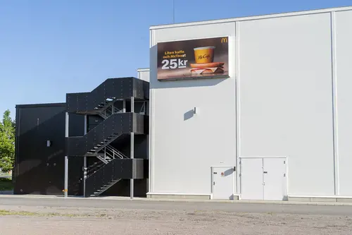 Det skapar Harmoni o balans.Här hos oss kan du välja vilken period på året, i ditt liv som du känner är bäst för dig.Adrian Eriksson Skapade GymKarta.Se och alla Gym med Premium - abonnemang blir SEO-Optimerade av Martin Maximus SEO - (Sökmotoroptimerade).X-FORCE – UNIK TRÄNINGSMETODDen nya världsunika och patenterade svenska uppfinningen X-Force är en träningsmaskin som ökar den negativa belastningen med 40 %.Detta gör att du som användare kan träna betydligt kortare tid och få större effekt med garanterat bättre resultat, endast 6 – 12 repetitioner per maskin var 7 – 14 dagar.Varför negativ träning?Negativ träning har många fördelar.Musklerna kan arbeta med betydligt högre belastning excentriskt än koncentrisk och en tyngre last innebär också effektivare träning med snabbare resultat.För att förbättra muskelstyrkan överbelastar du muskeln och om den excentriska lasten är större tröttar du ut muskeln snabbare.Excentrisk träning kräver mindre syre än koncentrisk vilket påfrestar hjärtat mindre men ökar blodtrycket.Här är de 15st mest sökta gymmen på GymKarta i Juli 2023Nordic Wellness Lindholmen på Lindholmsallén 20 i GöteborgSATS Gamlestaden på Gamlestadstorget 7 i GöteborgSTC Sävedalen - Göteborgsvägen 104 - GymKarta.seSTC munkebäck på Munkebäcks Allé 26 i GöteborgNordic Wellness Göteborg Kviberg Arena - GymKarta.seNordic Wellness Kungälv Kongahälla - GymKarta.seActic Lerum - Vattenpalatset på Häradsvägen 3 i Lerum&nbsp;Maximus Gym Brunnsbo på Folkvisegatan 15 i GöteborgSATS Hovås på Björklundabacken 2 i Hovås - GymKarta.seNordic Wellness Backaplan på Gustaf Dalénsgatan 13Fitness24Seven på Lergöksgatan 6 i Västra FrölundaSATS Askim (Sisjön stora) på Ekonomivägen 6 i AskimSTC på Ekenleden 10 i Kållered - GymKarta.seNordic Wellness Marklandsgatan - GymKarta.seNordic Wellness på Vasagatan 7 i Göteborg