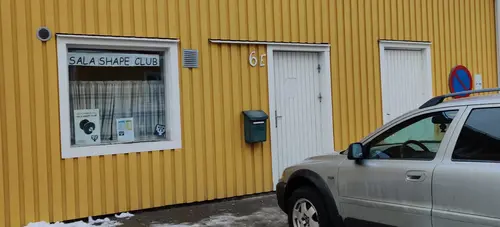 Det skapar Harmoni o balans.Här hos oss kan du välja vilken period på året, i ditt liv som du känner är bäst för dig.Adrian Eriksson Skapade GymKarta.Se och alla Gym med Premium - abonnemang blir SEO-Optimerade av Martin Maximus SEO - (Sökmotoroptimerade).X-FORCE – UNIK TRÄNINGSMETODDen nya världsunika och patenterade svenska uppfinningen X-Force är en träningsmaskin som ökar den negativa belastningen med 40 %.Detta gör att du som användare kan träna betydligt kortare tid och få större effekt med garanterat bättre resultat, endast 6 – 12 repetitioner per maskin var 7 – 14 dagar.Varför negativ träning?Negativ träning har många fördelar.Musklerna kan arbeta med betydligt högre belastning excentriskt än koncentrisk och en tyngre last innebär också effektivare träning med snabbare resultat.För att förbättra muskelstyrkan överbelastar du muskeln och om den excentriska lasten är större tröttar du ut muskeln snabbare.Excentrisk träning kräver mindre syre än koncentrisk vilket påfrestar hjärtat mindre men ökar blodtrycket.Här är de 15st mest sökta gymmen på GymKarta i Juli 2023Nordic Wellness Lindholmen på Lindholmsallén 20 i GöteborgSATS Gamlestaden på Gamlestadstorget 7 i GöteborgSTC Sävedalen - Göteborgsvägen 104 - GymKarta.seSTC munkebäck på Munkebäcks Allé 26 i GöteborgNordic Wellness Göteborg Kviberg Arena - GymKarta.seNordic Wellness Kungälv Kongahälla - GymKarta.seActic Lerum - Vattenpalatset på Häradsvägen 3 i Lerum&nbsp;Maximus Gym Brunnsbo på Folkvisegatan 15 i GöteborgSATS Hovås på Björklundabacken 2 i Hovås - GymKarta.seNordic Wellness Backaplan på Gustaf Dalénsgatan 13Fitness24Seven på Lergöksgatan 6 i Västra FrölundaSATS Askim (Sisjön stora) på Ekonomivägen 6 i AskimSTC på Ekenleden 10 i Kållered - GymKarta.seNordic Wellness Marklandsgatan - GymKarta.seNordic Wellness på Vasagatan 7 i Göteborg