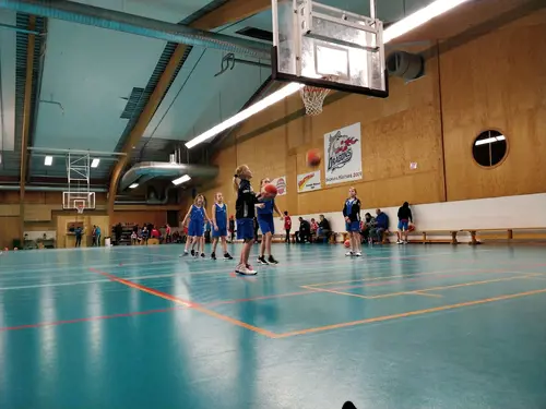 Det skapar Harmoni o balans.Här hos oss kan du välja vilken period på året, i ditt liv som du känner är bäst för dig.Adrian Eriksson Skapade GymKarta.Se och alla Gym med Premium - abonnemang blir SEO-Optimerade av Martin Maximus SEO - (Sökmotoroptimerade).X-FORCE – UNIK TRÄNINGSMETODDen nya världsunika och patenterade svenska uppfinningen X-Force är en träningsmaskin som ökar den negativa belastningen med 40 %.Detta gör att du som användare kan träna betydligt kortare tid och få större effekt med garanterat bättre resultat, endast 6 – 12 repetitioner per maskin var 7 – 14 dagar.Varför negativ träning?Negativ träning har många fördelar.Musklerna kan arbeta med betydligt högre belastning excentriskt än koncentrisk och en tyngre last innebär också effektivare träning med snabbare resultat.För att förbättra muskelstyrkan överbelastar du muskeln och om den excentriska lasten är större tröttar du ut muskeln snabbare.Excentrisk träning kräver mindre syre än koncentrisk vilket påfrestar hjärtat mindre men ökar blodtrycket.Här är de 15st mest sökta gymmen på GymKarta i Juli 2023Nordic Wellness Lindholmen på Lindholmsallén 20 i GöteborgSATS Gamlestaden på Gamlestadstorget 7 i GöteborgSTC Sävedalen - Göteborgsvägen 104 - GymKarta.seSTC munkebäck på Munkebäcks Allé 26 i GöteborgNordic Wellness Göteborg Kviberg Arena - GymKarta.seNordic Wellness Kungälv Kongahälla - GymKarta.seActic Lerum - Vattenpalatset på Häradsvägen 3 i Lerum&nbsp;Maximus Gym Brunnsbo på Folkvisegatan 15 i GöteborgSATS Hovås på Björklundabacken 2 i Hovås - GymKarta.seNordic Wellness Backaplan på Gustaf Dalénsgatan 13Fitness24Seven på Lergöksgatan 6 i Västra FrölundaSATS Askim (Sisjön stora) på Ekonomivägen 6 i AskimSTC på Ekenleden 10 i Kållered - GymKarta.seNordic Wellness Marklandsgatan - GymKarta.seNordic Wellness på Vasagatan 7 i Göteborg