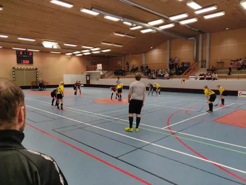 Det skapar Harmoni o balans.Här hos oss kan du välja vilken period på året, i ditt liv som du känner är bäst för dig.Adrian Eriksson Skapade GymKarta.Se och alla Gym med Premium - abonnemang blir SEO-Optimerade av Martin Maximus SEO - (Sökmotoroptimerade).X-FORCE – UNIK TRÄNINGSMETODDen nya världsunika och patenterade svenska uppfinningen X-Force är en träningsmaskin som ökar den negativa belastningen med 40 %.Detta gör att du som användare kan träna betydligt kortare tid och få större effekt med garanterat bättre resultat, endast 6 – 12 repetitioner per maskin var 7 – 14 dagar.Varför negativ träning?Negativ träning har många fördelar.Musklerna kan arbeta med betydligt högre belastning excentriskt än koncentrisk och en tyngre last innebär också effektivare träning med snabbare resultat.För att förbättra muskelstyrkan överbelastar du muskeln och om den excentriska lasten är större tröttar du ut muskeln snabbare.Excentrisk träning kräver mindre syre än koncentrisk vilket påfrestar hjärtat mindre men ökar blodtrycket.Här är de 15st mest sökta gymmen på GymKarta i Juli 2023Nordic Wellness Lindholmen på Lindholmsallén 20 i GöteborgSATS Gamlestaden på Gamlestadstorget 7 i GöteborgSTC Sävedalen - Göteborgsvägen 104 - GymKarta.seSTC munkebäck på Munkebäcks Allé 26 i GöteborgNordic Wellness Göteborg Kviberg Arena - GymKarta.seNordic Wellness Kungälv Kongahälla - GymKarta.seActic Lerum - Vattenpalatset på Häradsvägen 3 i Lerum&nbsp;Maximus Gym Brunnsbo på Folkvisegatan 15 i GöteborgSATS Hovås på Björklundabacken 2 i Hovås - GymKarta.seNordic Wellness Backaplan på Gustaf Dalénsgatan 13Fitness24Seven på Lergöksgatan 6 i Västra FrölundaSATS Askim (Sisjön stora) på Ekonomivägen 6 i AskimSTC på Ekenleden 10 i Kållered - GymKarta.seNordic Wellness Marklandsgatan - GymKarta.seNordic Wellness på Vasagatan 7 i Göteborg