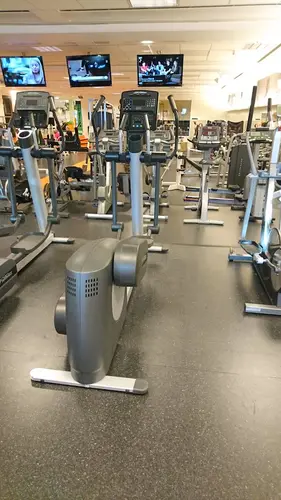 Det skapar Harmoni o balans.Här hos oss kan du välja vilken period på året, i ditt liv som du känner är bäst för dig.Adrian Eriksson Skapade GymKarta.Se och alla Gym med Premium - abonnemang blir SEO-Optimerade av Martin Maximus SEO - (Sökmotoroptimerade).X-FORCE – UNIK TRÄNINGSMETODDen nya världsunika och patenterade svenska uppfinningen X-Force är en träningsmaskin som ökar den negativa belastningen med 40 %.Detta gör att du som användare kan träna betydligt kortare tid och få större effekt med garanterat bättre resultat, endast 6 – 12 repetitioner per maskin var 7 – 14 dagar.Varför negativ träning?Negativ träning har många fördelar.Musklerna kan arbeta med betydligt högre belastning excentriskt än koncentrisk och en tyngre last innebär också effektivare träning med snabbare resultat.För att förbättra muskelstyrkan överbelastar du muskeln och om den excentriska lasten är större tröttar du ut muskeln snabbare.Excentrisk träning kräver mindre syre än koncentrisk vilket påfrestar hjärtat mindre men ökar blodtrycket.Här är de 15st mest sökta gymmen på GymKarta i Juli 2023Nordic Wellness Lindholmen på Lindholmsallén 20 i GöteborgSATS Gamlestaden på Gamlestadstorget 7 i GöteborgSTC Sävedalen - Göteborgsvägen 104 - GymKarta.seSTC munkebäck på Munkebäcks Allé 26 i GöteborgNordic Wellness Göteborg Kviberg Arena - GymKarta.seNordic Wellness Kungälv Kongahälla - GymKarta.seActic Lerum - Vattenpalatset på Häradsvägen 3 i Lerum&nbsp;Maximus Gym Brunnsbo på Folkvisegatan 15 i GöteborgSATS Hovås på Björklundabacken 2 i Hovås - GymKarta.seNordic Wellness Backaplan på Gustaf Dalénsgatan 13Fitness24Seven på Lergöksgatan 6 i Västra FrölundaSATS Askim (Sisjön stora) på Ekonomivägen 6 i AskimSTC på Ekenleden 10 i Kållered - GymKarta.seNordic Wellness Marklandsgatan - GymKarta.seNordic Wellness på Vasagatan 7 i Göteborg