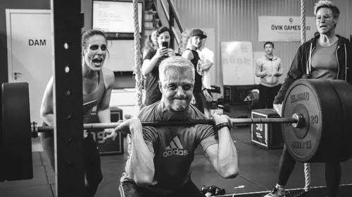 Det skapar Harmoni o balans.Här hos oss kan du välja vilken period på året, i ditt liv som du känner är bäst för dig.Adrian Eriksson Skapade GymKarta.Se och alla Gym med Premium - abonnemang blir SEO-Optimerade av Martin Maximus SEO - (Sökmotoroptimerade).X-FORCE – UNIK TRÄNINGSMETODDen nya världsunika och patenterade svenska uppfinningen X-Force är en träningsmaskin som ökar den negativa belastningen med 40 %.Detta gör att du som användare kan träna betydligt kortare tid och få större effekt med garanterat bättre resultat, endast 6 – 12 repetitioner per maskin var 7 – 14 dagar.Varför negativ träning?Negativ träning har många fördelar.Musklerna kan arbeta med betydligt högre belastning excentriskt än koncentrisk och en tyngre last innebär också effektivare träning med snabbare resultat.För att förbättra muskelstyrkan överbelastar du muskeln och om den excentriska lasten är större tröttar du ut muskeln snabbare.Excentrisk träning kräver mindre syre än koncentrisk vilket påfrestar hjärtat mindre men ökar blodtrycket.Här är de 15st mest sökta gymmen på GymKarta i Juli 2023Nordic Wellness Lindholmen på Lindholmsallén 20 i GöteborgSATS Gamlestaden på Gamlestadstorget 7 i GöteborgSTC Sävedalen - Göteborgsvägen 104 - GymKarta.seSTC munkebäck på Munkebäcks Allé 26 i GöteborgNordic Wellness Göteborg Kviberg Arena - GymKarta.seNordic Wellness Kungälv Kongahälla - GymKarta.seActic Lerum - Vattenpalatset på Häradsvägen 3 i Lerum&nbsp;Maximus Gym Brunnsbo på Folkvisegatan 15 i GöteborgSATS Hovås på Björklundabacken 2 i Hovås - GymKarta.seNordic Wellness Backaplan på Gustaf Dalénsgatan 13Fitness24Seven på Lergöksgatan 6 i Västra FrölundaSATS Askim (Sisjön stora) på Ekonomivägen 6 i AskimSTC på Ekenleden 10 i Kållered - GymKarta.seNordic Wellness Marklandsgatan - GymKarta.seNordic Wellness på Vasagatan 7 i Göteborg