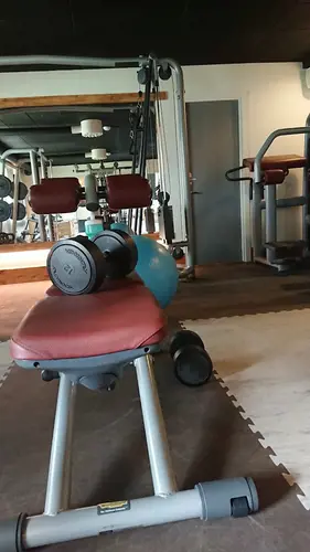 Det skapar Harmoni o balans.Här hos oss kan du välja vilken period på året, i ditt liv som du känner är bäst för dig.Adrian Eriksson Skapade GymKarta.Se och alla Gym med Premium - abonnemang blir SEO-Optimerade av Martin Maximus SEO - (Sökmotoroptimerade).X-FORCE – UNIK TRÄNINGSMETODDen nya världsunika och patenterade svenska uppfinningen X-Force är en träningsmaskin som ökar den negativa belastningen med 40 %.Detta gör att du som användare kan träna betydligt kortare tid och få större effekt med garanterat bättre resultat, endast 6 – 12 repetitioner per maskin var 7 – 14 dagar.Varför negativ träning?Negativ träning har många fördelar.Musklerna kan arbeta med betydligt högre belastning excentriskt än koncentrisk och en tyngre last innebär också effektivare träning med snabbare resultat.För att förbättra muskelstyrkan överbelastar du muskeln och om den excentriska lasten är större tröttar du ut muskeln snabbare.Excentrisk träning kräver mindre syre än koncentrisk vilket påfrestar hjärtat mindre men ökar blodtrycket.Här är de 15st mest sökta gymmen på GymKarta i Juli 2023Nordic Wellness Lindholmen på Lindholmsallén 20 i GöteborgSATS Gamlestaden på Gamlestadstorget 7 i GöteborgSTC Sävedalen - Göteborgsvägen 104 - GymKarta.seSTC munkebäck på Munkebäcks Allé 26 i GöteborgNordic Wellness Göteborg Kviberg Arena - GymKarta.seNordic Wellness Kungälv Kongahälla - GymKarta.seActic Lerum - Vattenpalatset på Häradsvägen 3 i Lerum&nbsp;Maximus Gym Brunnsbo på Folkvisegatan 15 i GöteborgSATS Hovås på Björklundabacken 2 i Hovås - GymKarta.seNordic Wellness Backaplan på Gustaf Dalénsgatan 13Fitness24Seven på Lergöksgatan 6 i Västra FrölundaSATS Askim (Sisjön stora) på Ekonomivägen 6 i AskimSTC på Ekenleden 10 i Kållered - GymKarta.seNordic Wellness Marklandsgatan - GymKarta.seNordic Wellness på Vasagatan 7 i Göteborg