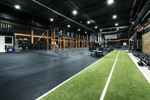 Det skapar Harmoni o balans.Här hos oss kan du välja vilken period på året, i ditt liv som du känner är bäst för dig.Adrian Eriksson Skapade GymKarta.Se och alla Gym med Premium - abonnemang blir SEO-Optimerade av Martin Maximus SEO - (Sökmotoroptimerade).X-FORCE – UNIK TRÄNINGSMETODDen nya världsunika och patenterade svenska uppfinningen X-Force är en träningsmaskin som ökar den negativa belastningen med 40 %.Detta gör att du som användare kan träna betydligt kortare tid och få större effekt med garanterat bättre resultat, endast 6 – 12 repetitioner per maskin var 7 – 14 dagar.Varför negativ träning?Negativ träning har många fördelar.Musklerna kan arbeta med betydligt högre belastning excentriskt än koncentrisk och en tyngre last innebär också effektivare träning med snabbare resultat.För att förbättra muskelstyrkan överbelastar du muskeln och om den excentriska lasten är större tröttar du ut muskeln snabbare.Excentrisk träning kräver mindre syre än koncentrisk vilket påfrestar hjärtat mindre men ökar blodtrycket.Här är de 15st mest sökta gymmen på GymKarta i Juli 2023Nordic Wellness Lindholmen på Lindholmsallén 20 i GöteborgSATS Gamlestaden på Gamlestadstorget 7 i GöteborgSTC Sävedalen - Göteborgsvägen 104 - GymKarta.seSTC munkebäck på Munkebäcks Allé 26 i GöteborgNordic Wellness Göteborg Kviberg Arena - GymKarta.seNordic Wellness Kungälv Kongahälla - GymKarta.seActic Lerum - Vattenpalatset på Häradsvägen 3 i Lerum&nbsp;Maximus Gym Brunnsbo på Folkvisegatan 15 i GöteborgSATS Hovås på Björklundabacken 2 i Hovås - GymKarta.seNordic Wellness Backaplan på Gustaf Dalénsgatan 13Fitness24Seven på Lergöksgatan 6 i Västra FrölundaSATS Askim (Sisjön stora) på Ekonomivägen 6 i AskimSTC på Ekenleden 10 i Kållered - GymKarta.seNordic Wellness Marklandsgatan - GymKarta.seNordic Wellness på Vasagatan 7 i Göteborg