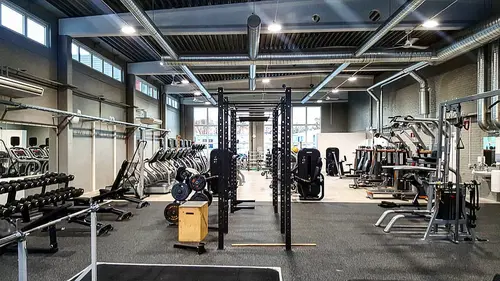 Det skapar Harmoni o balans.Här hos oss kan du välja vilken period på året, i ditt liv som du känner är bäst för dig.Adrian Eriksson Skapade GymKarta.Se och alla Gym med Premium - abonnemang blir SEO-Optimerade av Martin Maximus SEO - (Sökmotoroptimerade).X-FORCE – UNIK TRÄNINGSMETODDen nya världsunika och patenterade svenska uppfinningen X-Force är en träningsmaskin som ökar den negativa belastningen med 40 %.Detta gör att du som användare kan träna betydligt kortare tid och få större effekt med garanterat bättre resultat, endast 6 – 12 repetitioner per maskin var 7 – 14 dagar.Varför negativ träning?Negativ träning har många fördelar.Musklerna kan arbeta med betydligt högre belastning excentriskt än koncentrisk och en tyngre last innebär också effektivare träning med snabbare resultat.För att förbättra muskelstyrkan överbelastar du muskeln och om den excentriska lasten är större tröttar du ut muskeln snabbare.Excentrisk träning kräver mindre syre än koncentrisk vilket påfrestar hjärtat mindre men ökar blodtrycket.Här är de 15st mest sökta gymmen på GymKarta i Juli 2023Nordic Wellness Lindholmen på Lindholmsallén 20 i GöteborgSATS Gamlestaden på Gamlestadstorget 7 i GöteborgSTC Sävedalen - Göteborgsvägen 104 - GymKarta.seSTC munkebäck på Munkebäcks Allé 26 i GöteborgNordic Wellness Göteborg Kviberg Arena - GymKarta.seNordic Wellness Kungälv Kongahälla - GymKarta.seActic Lerum - Vattenpalatset på Häradsvägen 3 i Lerum&nbsp;Maximus Gym Brunnsbo på Folkvisegatan 15 i GöteborgSATS Hovås på Björklundabacken 2 i Hovås - GymKarta.seNordic Wellness Backaplan på Gustaf Dalénsgatan 13Fitness24Seven på Lergöksgatan 6 i Västra FrölundaSATS Askim (Sisjön stora) på Ekonomivägen 6 i AskimSTC på Ekenleden 10 i Kållered - GymKarta.seNordic Wellness Marklandsgatan - GymKarta.seNordic Wellness på Vasagatan 7 i Göteborg